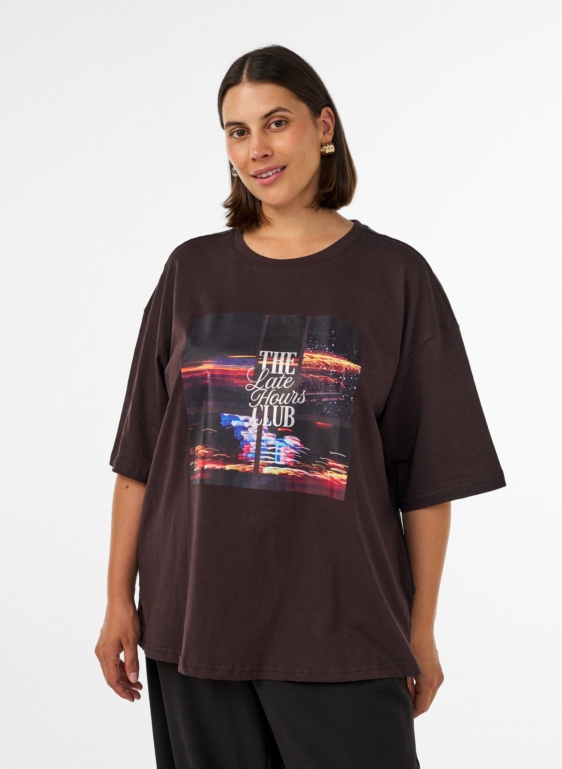 T-shirt oversize avec grand imprim&eacute; photo, Marron, Model