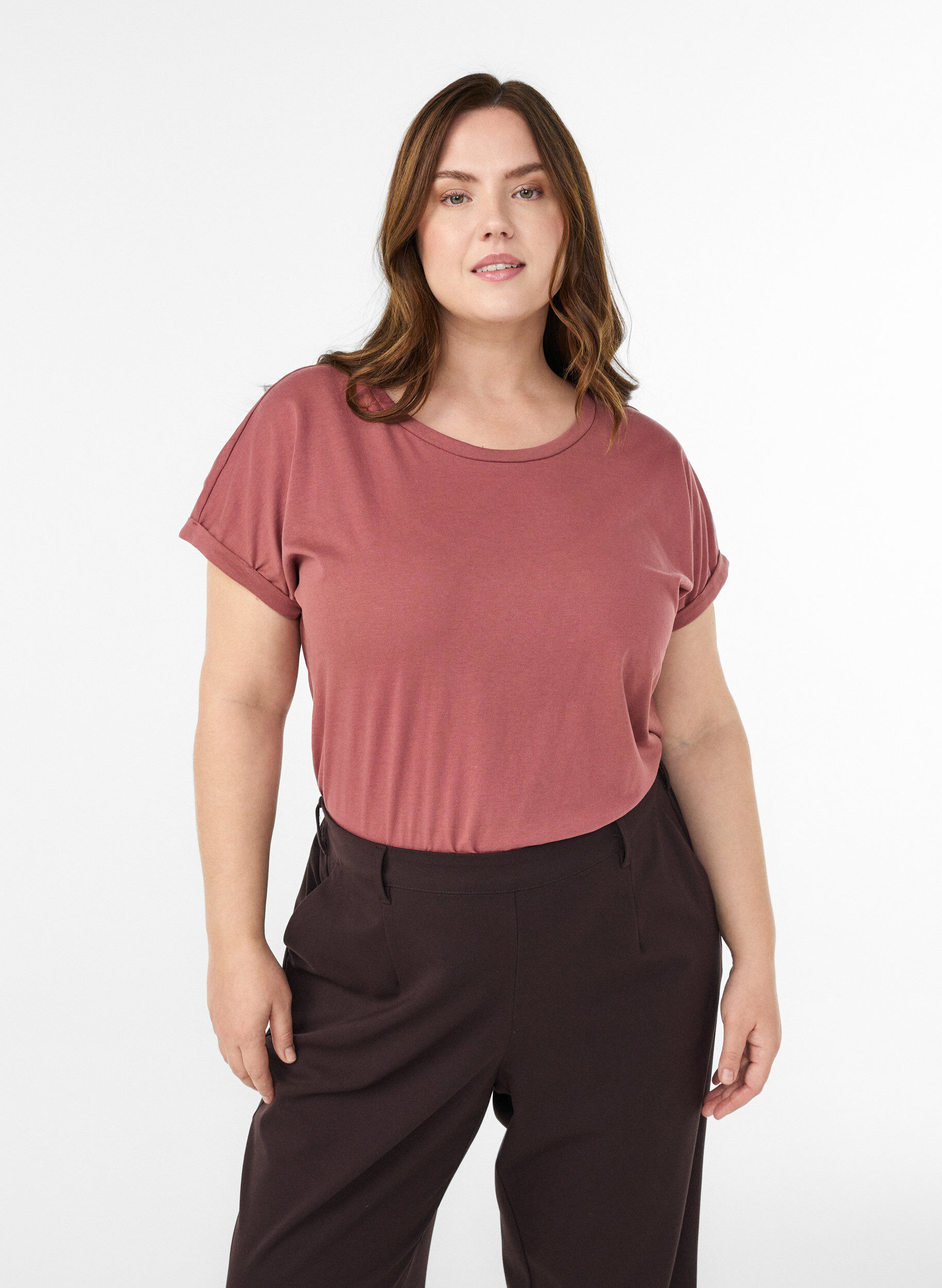 Zizzi T-Shirt aus Baumwollmischung mit kurzen &Auml;rmeln, Rot, Model image number 0