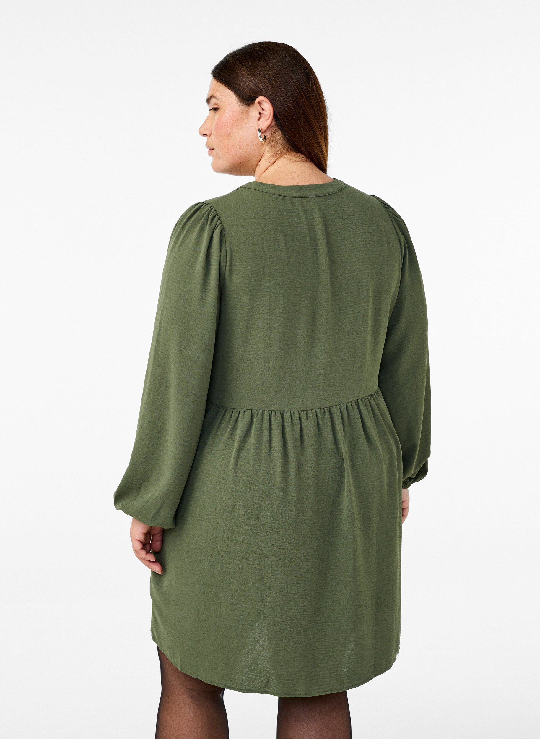 Zizzi FLASH - Kurzes Kleid mit Falten und langen &Auml;rmeln, Gr&uuml;n, Model image number 1