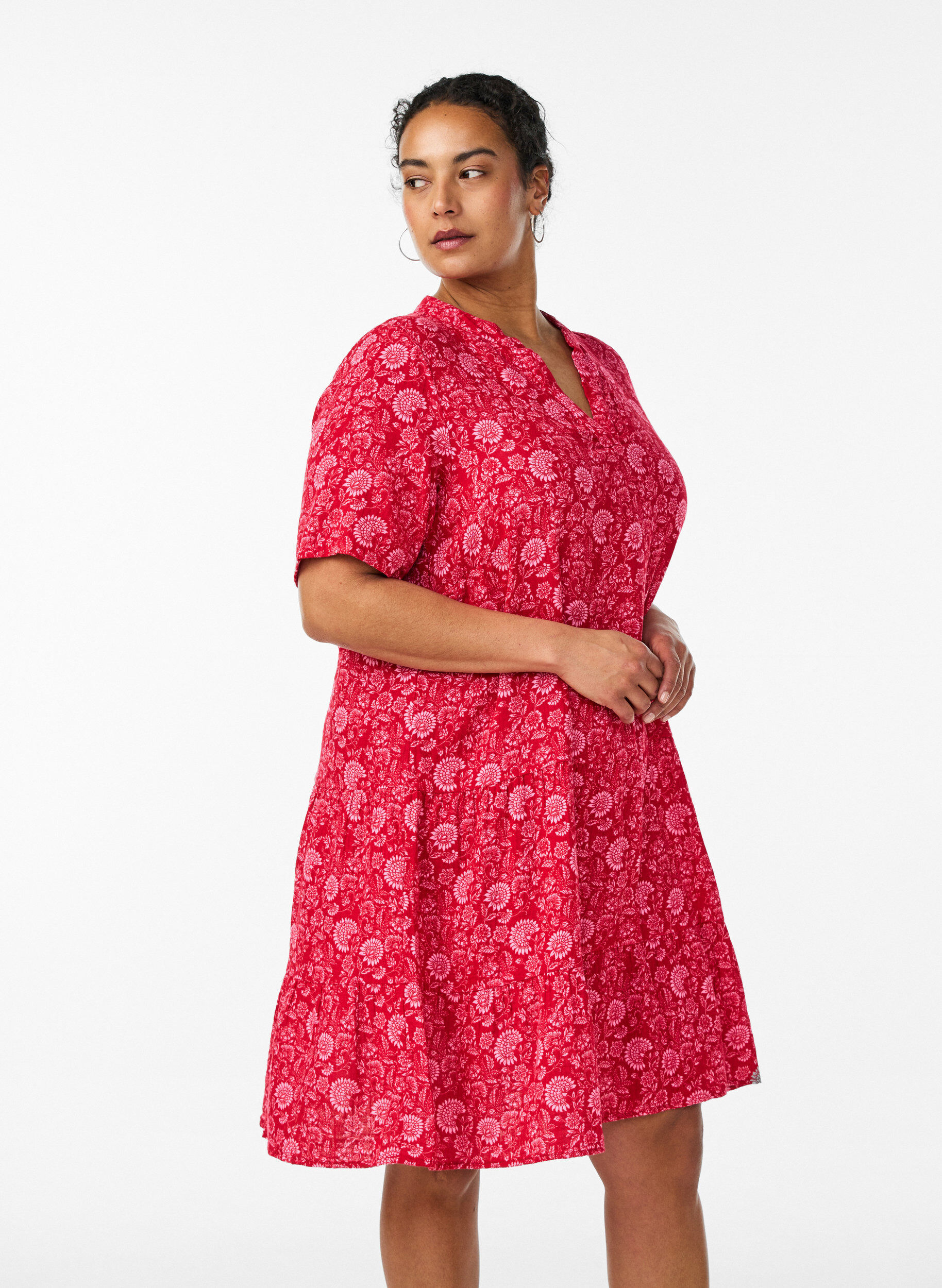 Robe courte &eacute;vas&eacute;e en mousseline de coton, Rouge, Model