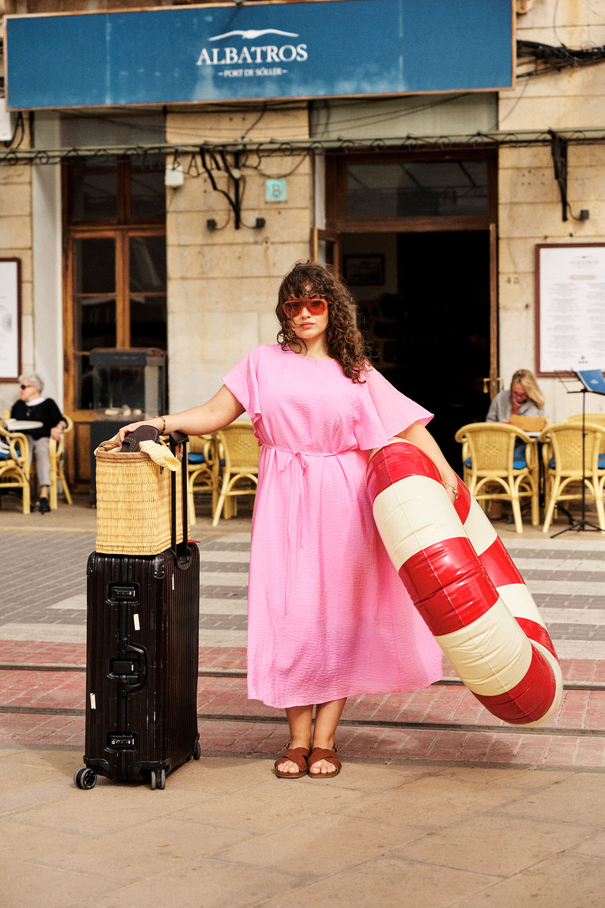 ZizziAmbiance de vacances rose avec du caract&egrave;re, , Model