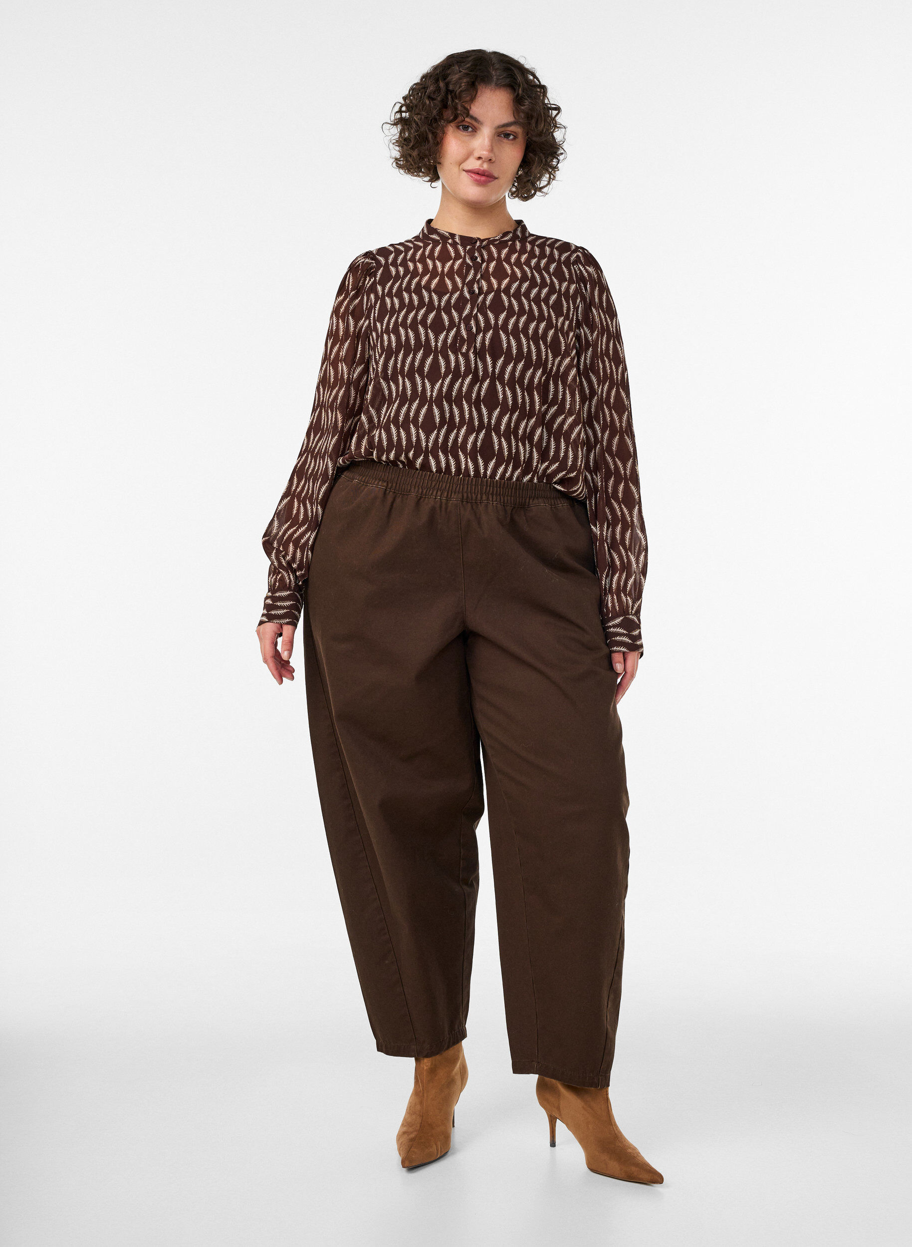 ZizziBlouse avec imprim&eacute; int&eacute;gral et patte de boutonnage courte, Marron, Model image number 1