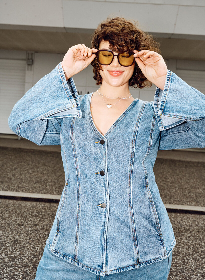 Veste en jean avec coutures galbantes et col en V, Bleu, Image