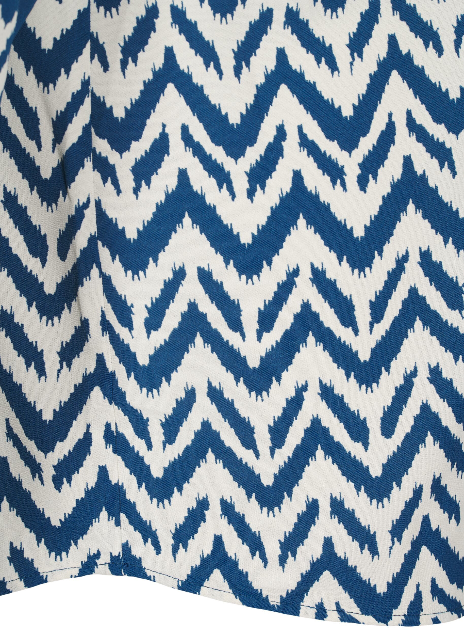 Zizzi Lang&auml;rmelige Hemdbluse mit V-Ausschnitt, OFF WHITE ZIG ZAG, Packshot image number 3
