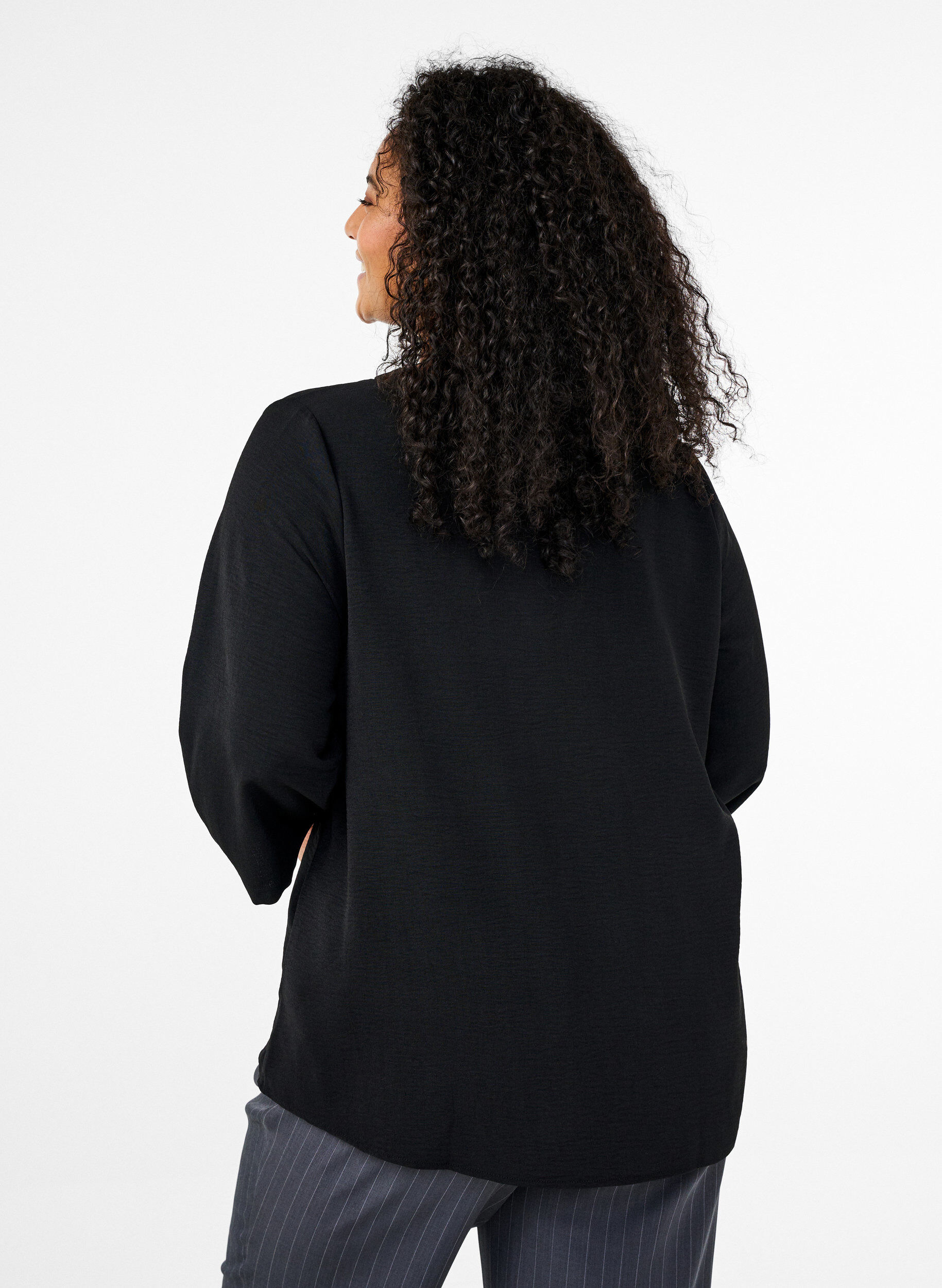 Zizzi Bluse mit 3/4-&Auml;rmeln, Schwarz, Model image number 2