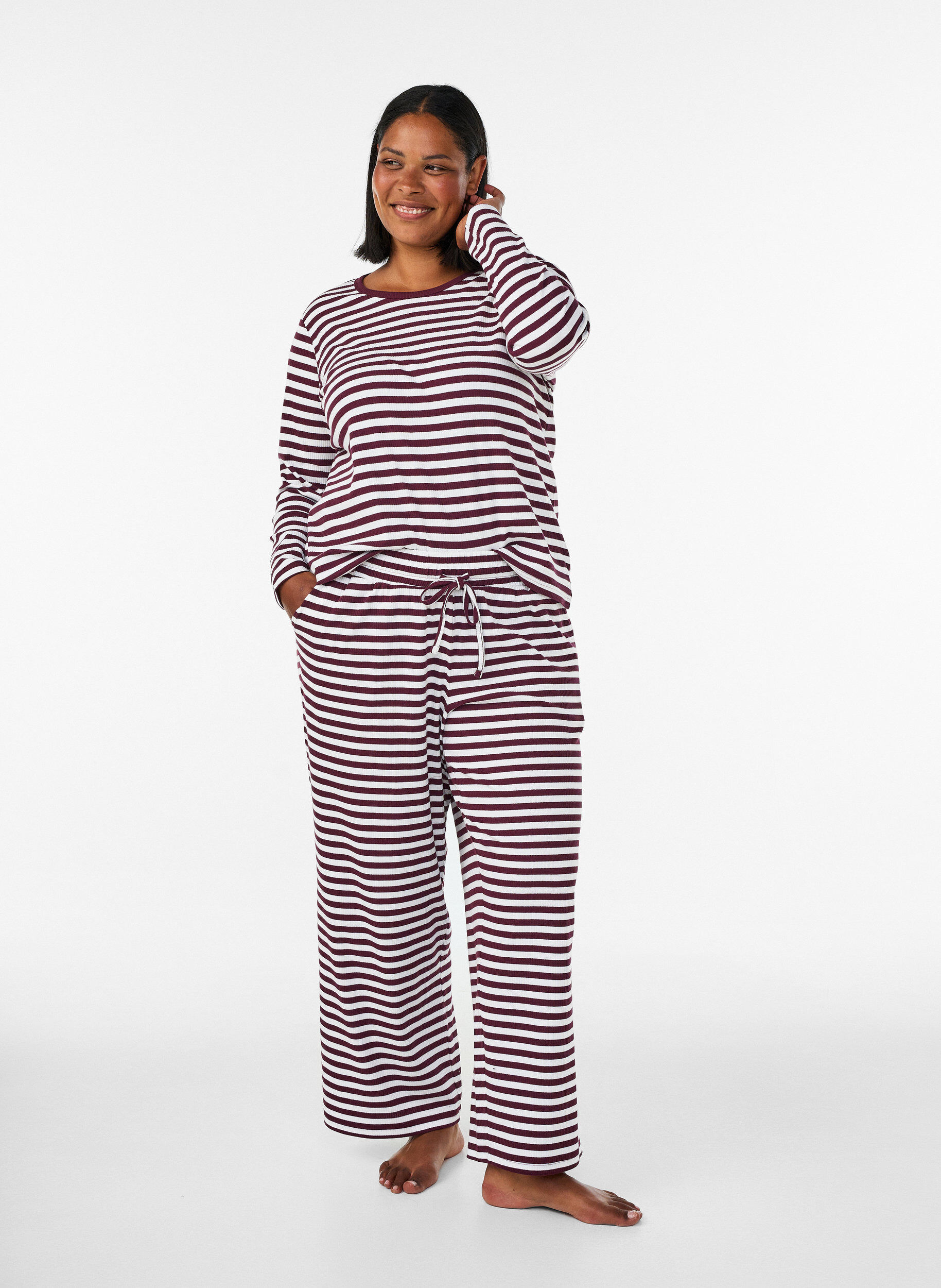 ZizziPantalon de pyjama ray&eacute; &agrave; taille haute et coupe ample, Bordeaux, Model image number 0
