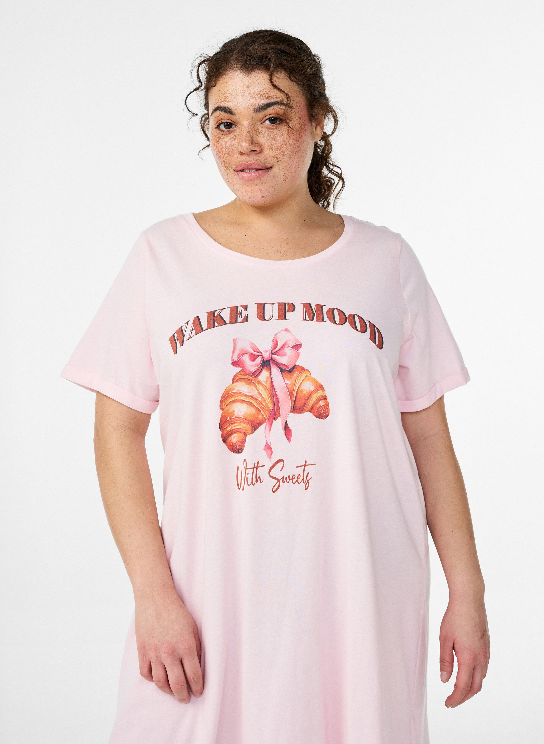 ZizziChemise de nuit &agrave; manches courtes en coton biologique, Rose, Model image number 2