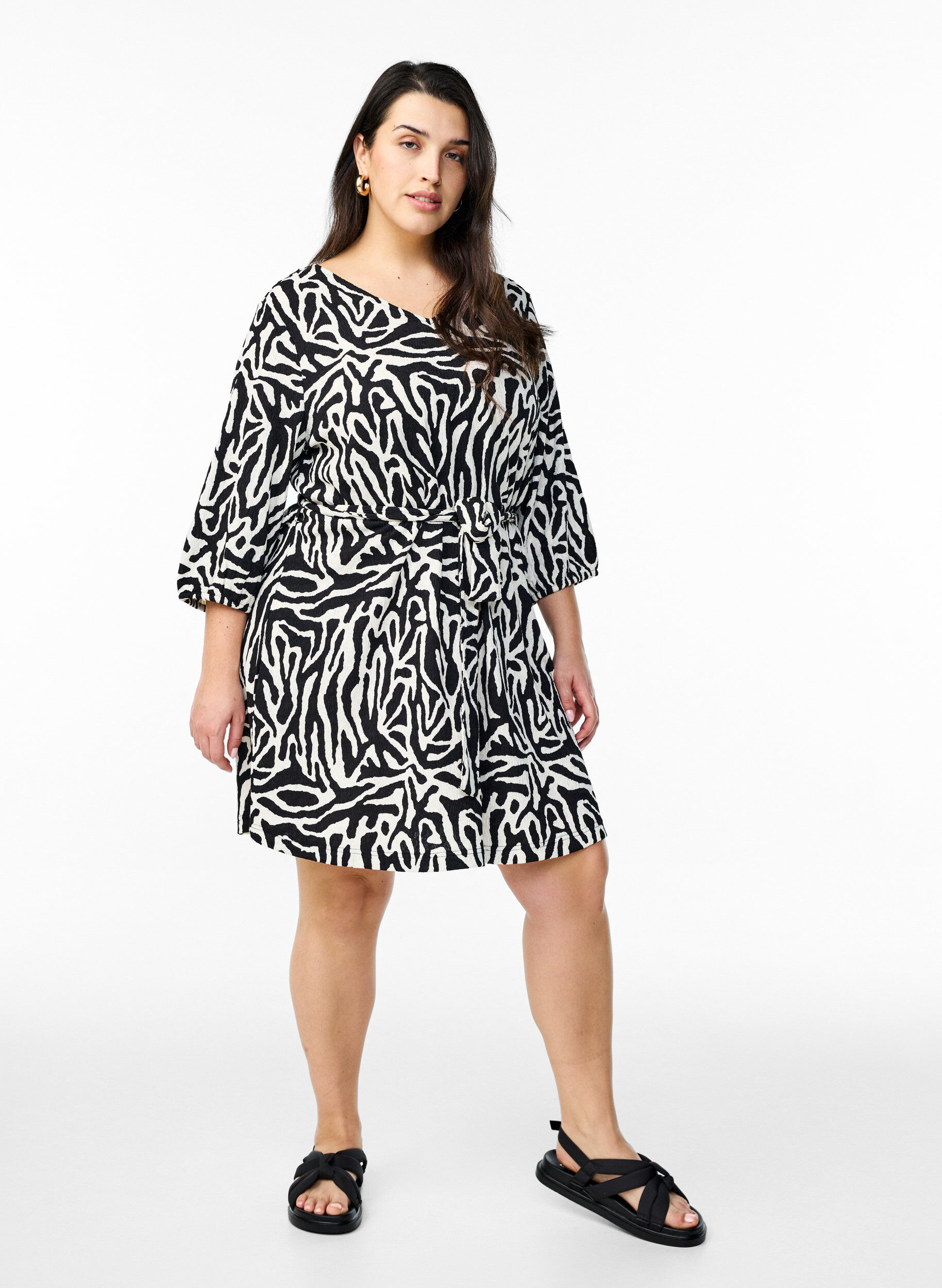 Zizzi Kleid mit 3/4-&Auml;rmeln und Zebraprint, Schwarz, Model image number 1