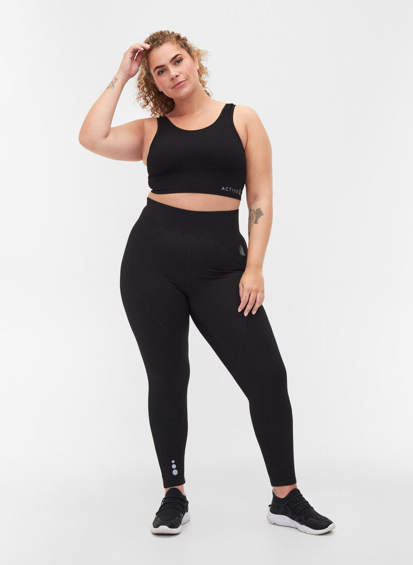 Einfarbiger Sport-BH mit Kreuz am Rücken, Black, Model image number 3