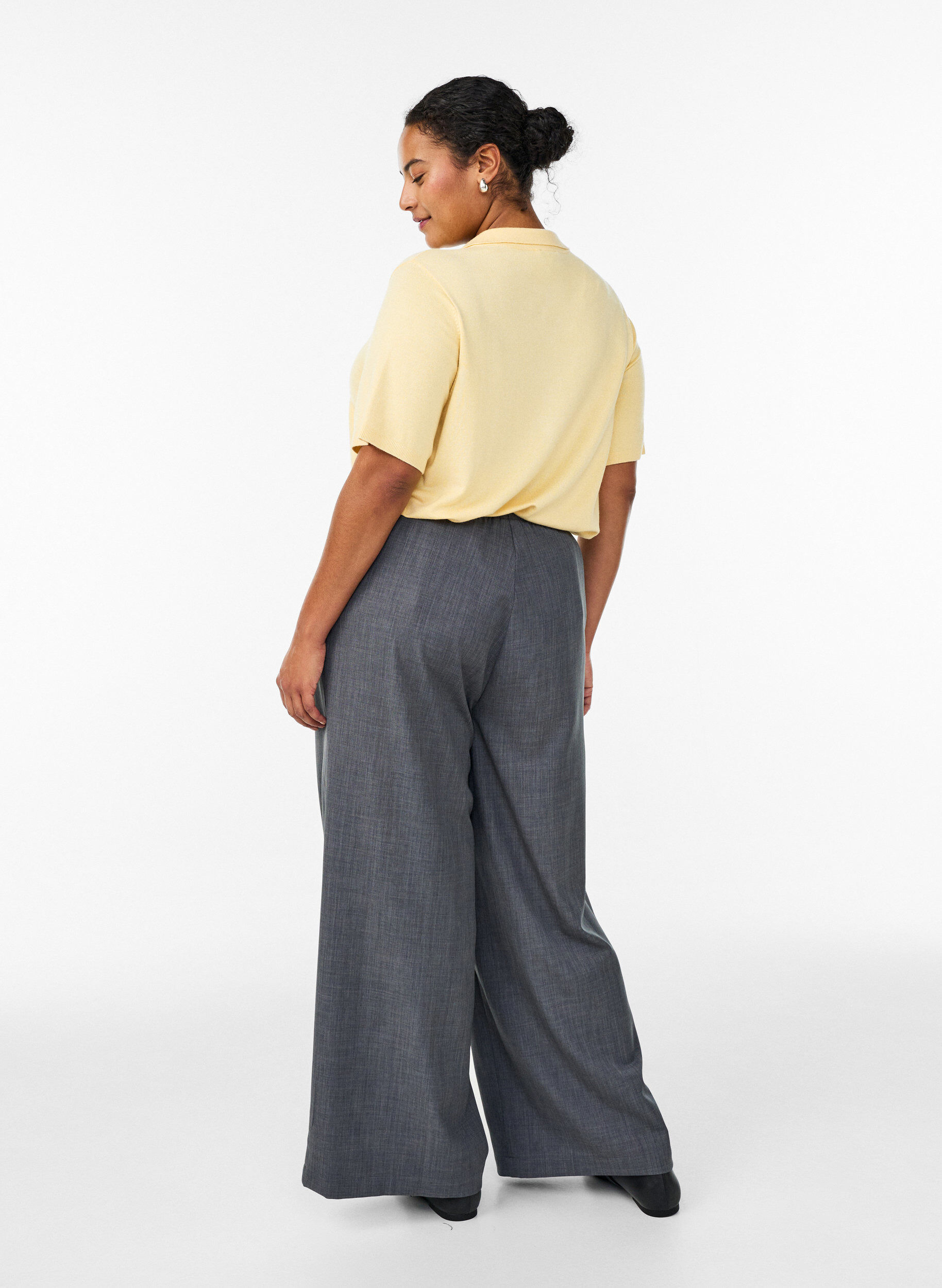 Zizzi Hoch taillierte Hose mit weiten Beinen, Grau, Model image number 1
