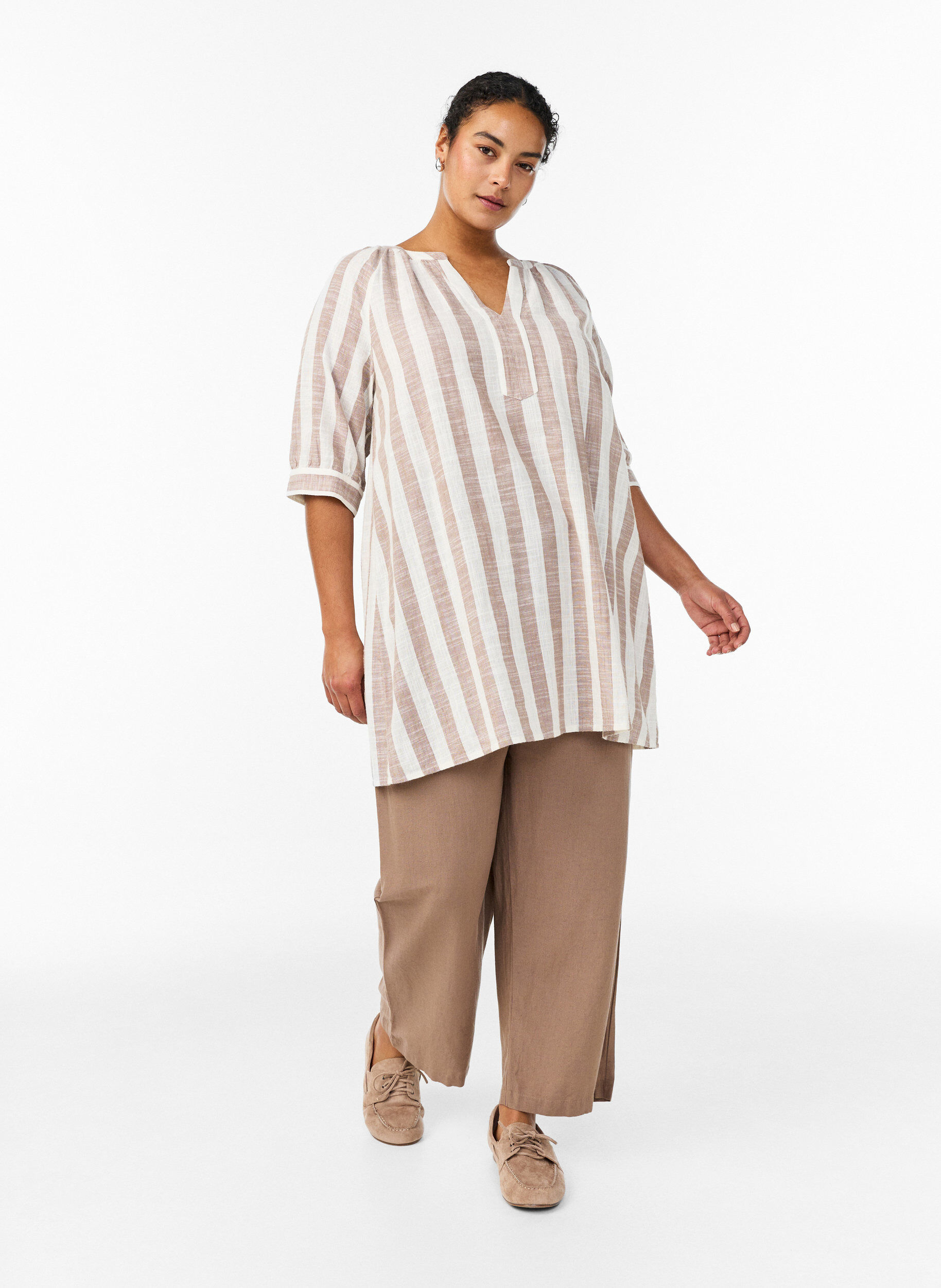 ZizziTunika aus Baumwolle mit V-Ausschnitt, Beige, Model image number 1