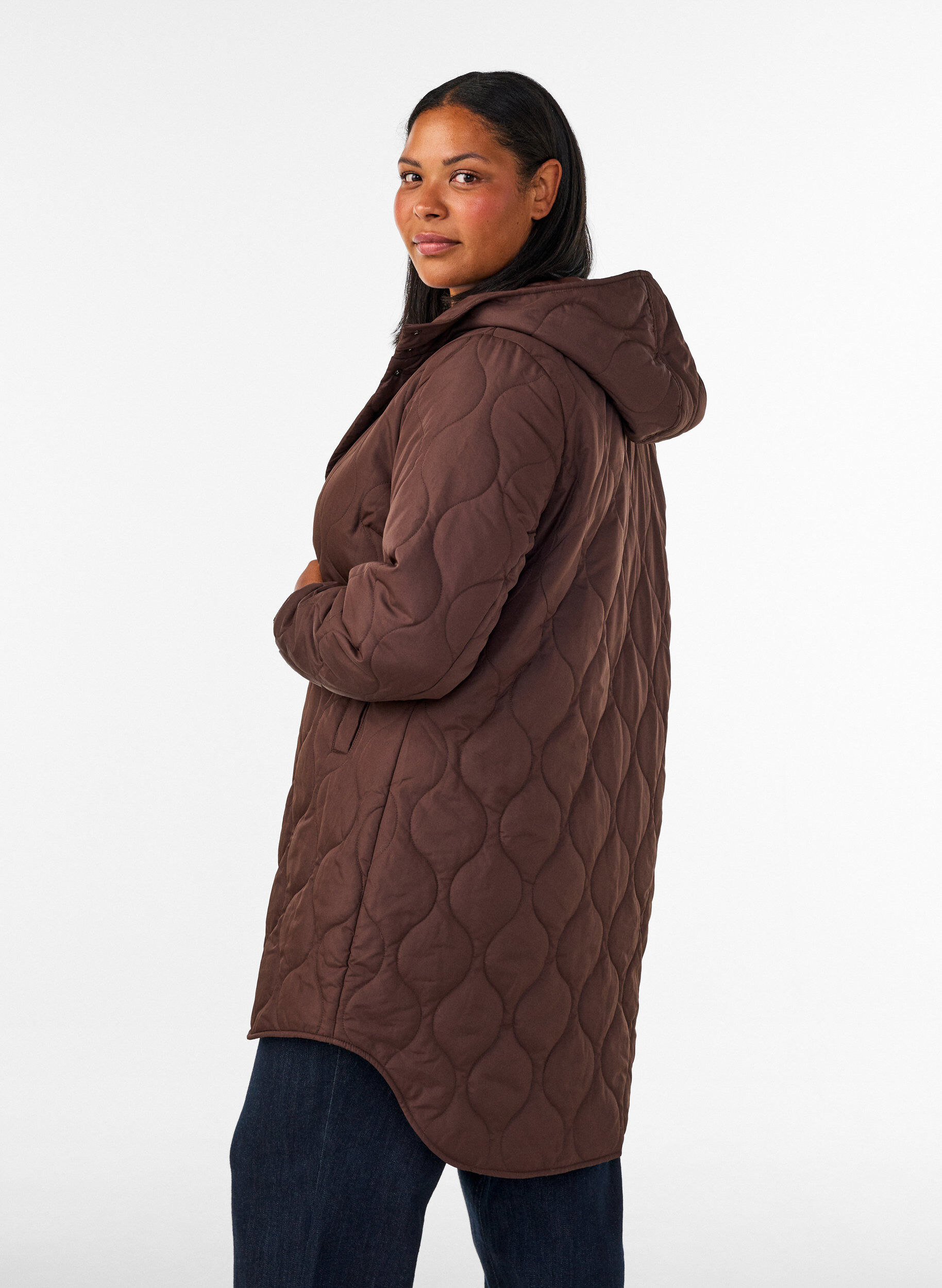 ZizziMittellange Steppjacke mit Kapuze, 1682, Model image number 2