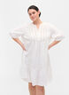 Robe en viscose rayée avec ruban en dentelle, Bright White, Model image number 0