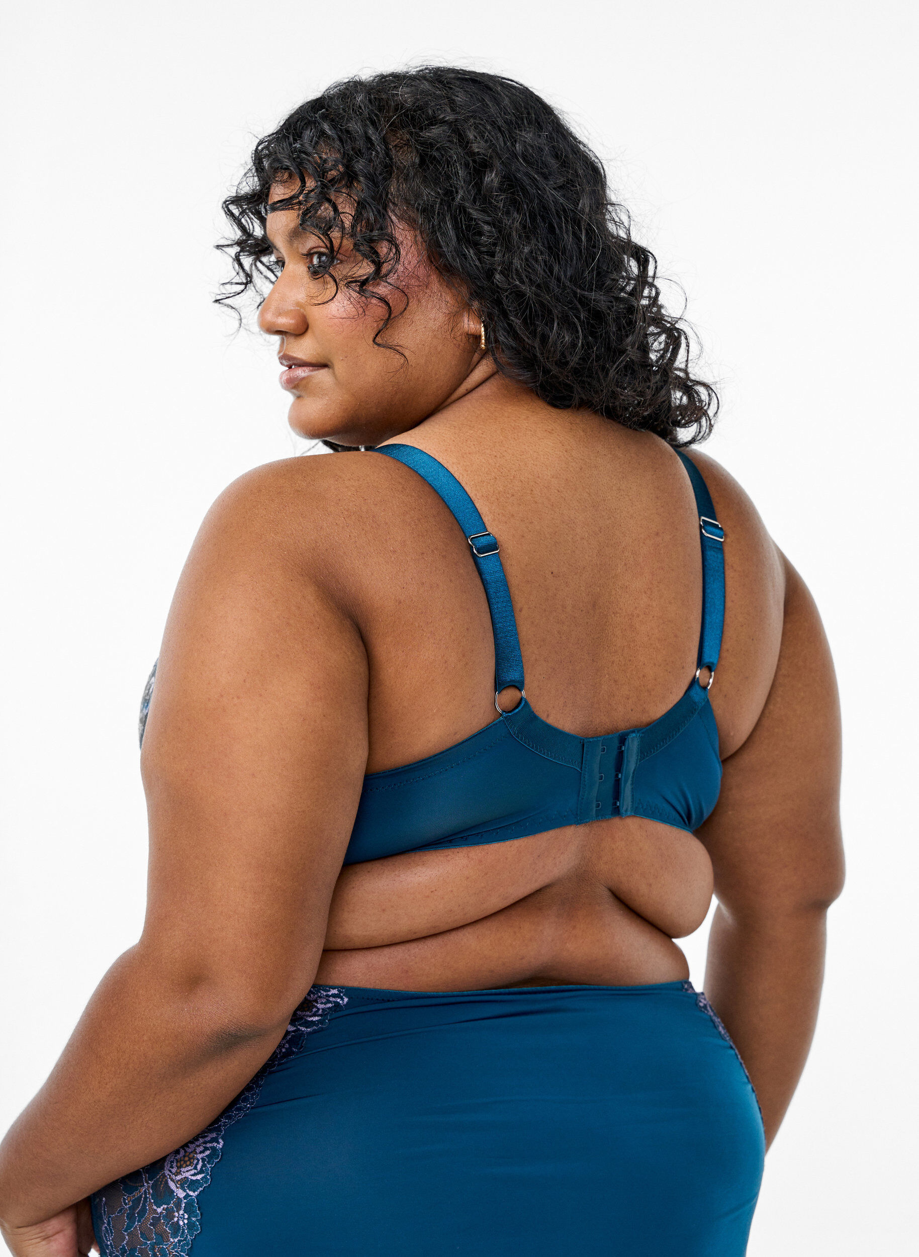 Zizzi Gepolsterter BH mit B&uuml;gel und Spitze, Blau, Model image number 2