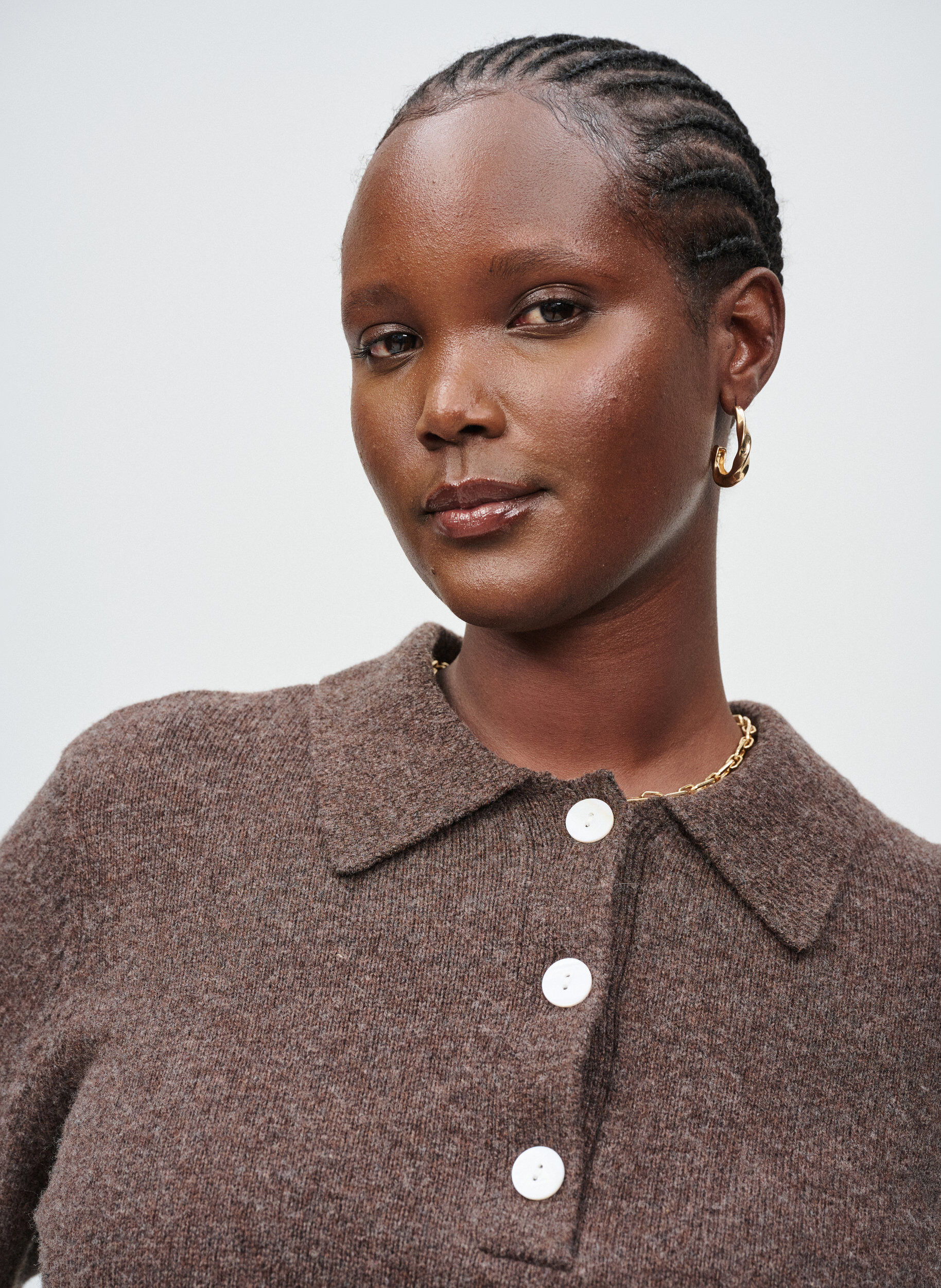 Zizzi Strickbluse aus weicher Merinomischung mit Polokragen, Braun, Image image number 0