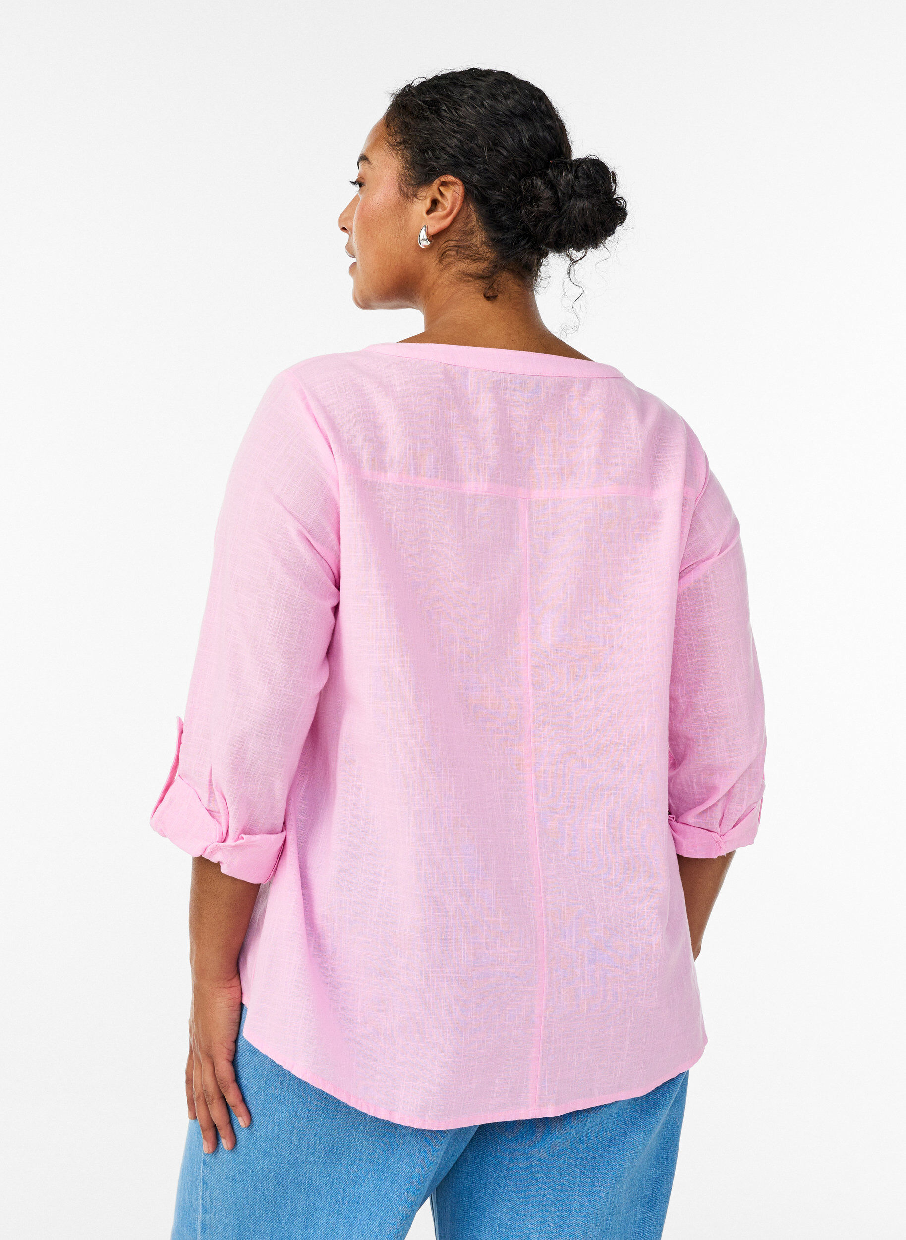 Zizzi Hemdbluse aus Baumwolle mit V-Ausschnitt, Pink, Model image number 2