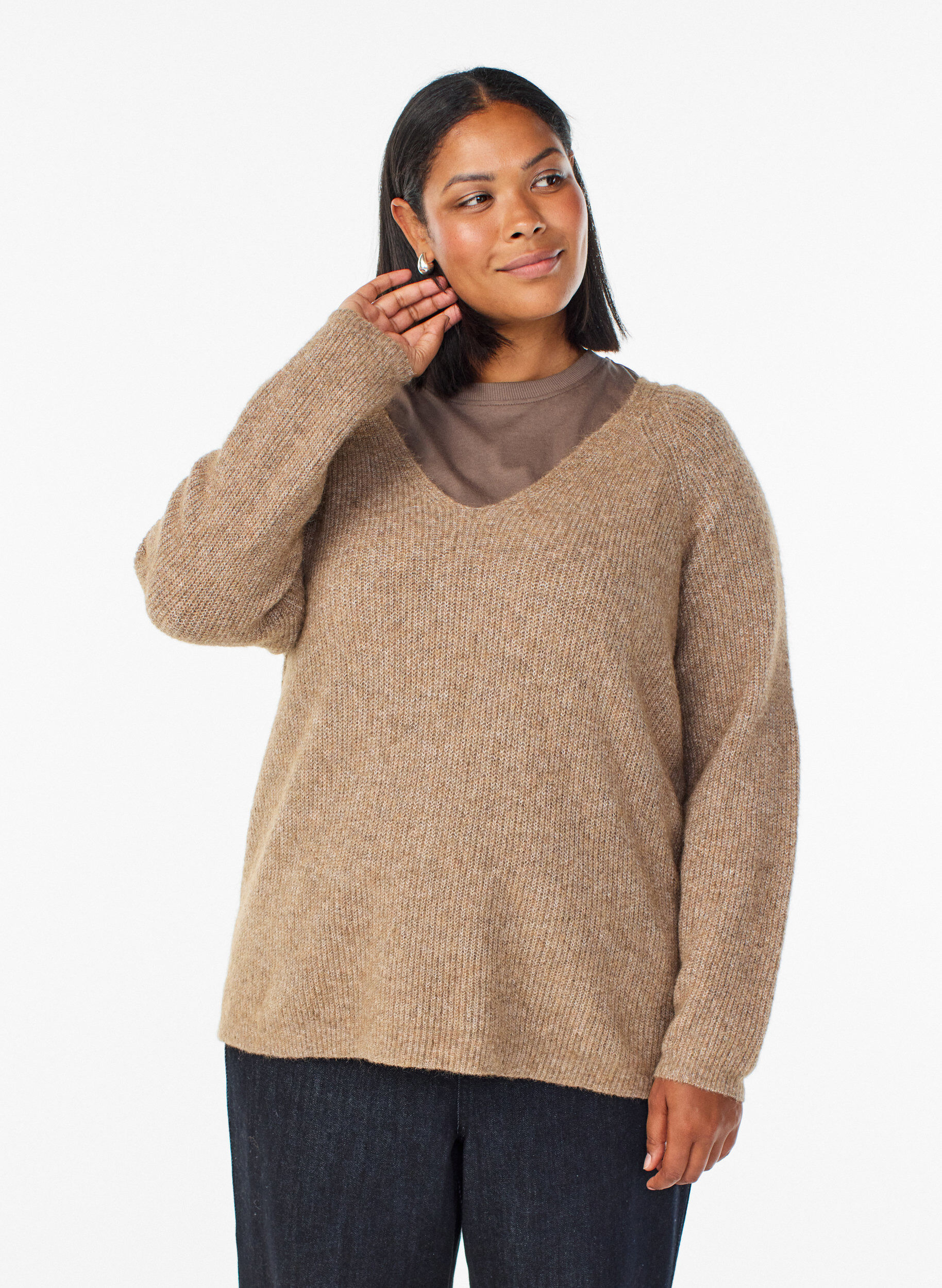 Strickbluse mit V-Ausschnitt und Raglan&auml;rmeln, Braun, Model