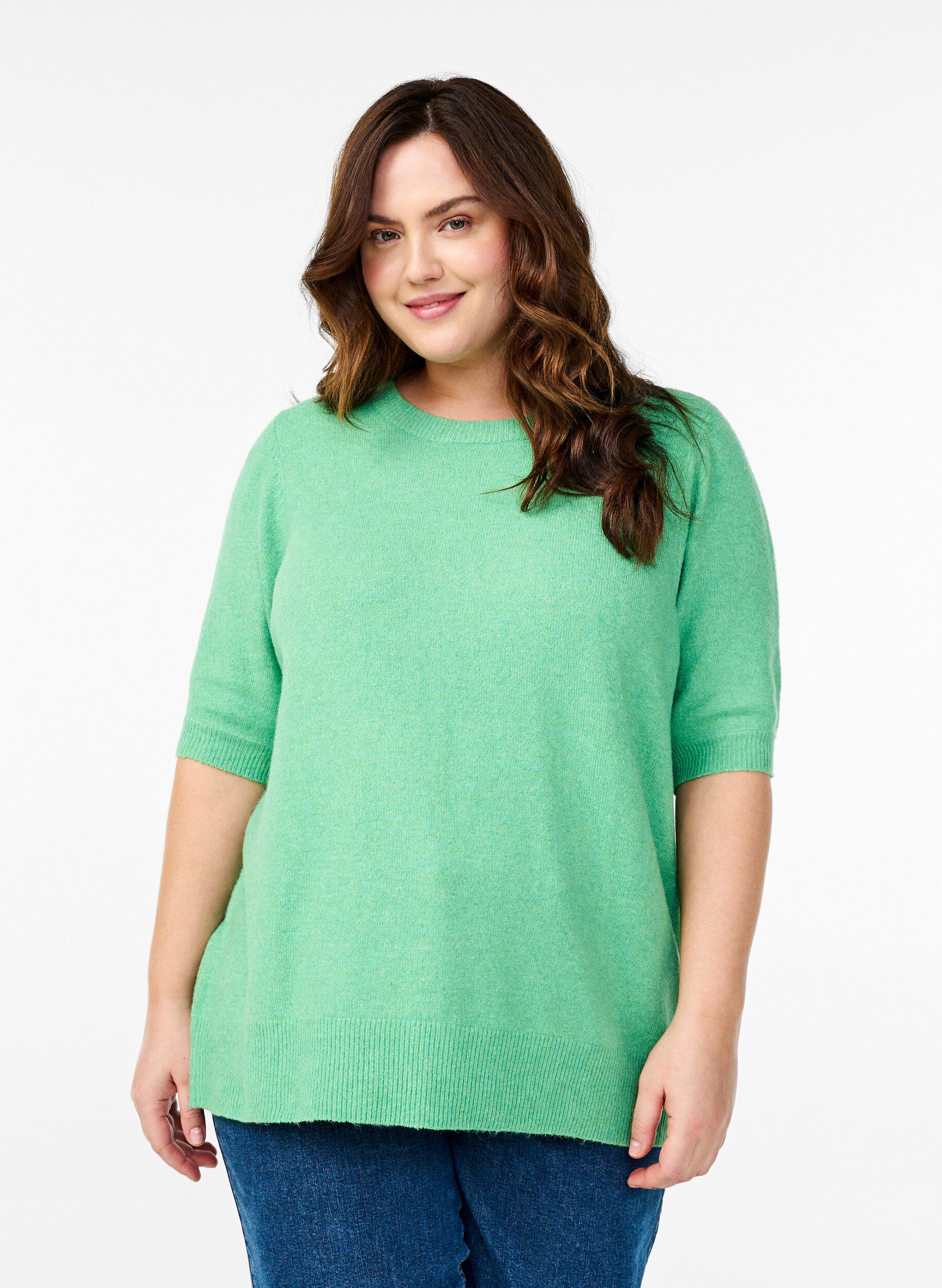 Zizzi Bluse aus Strick mit kurzen &Auml;rmeln, Gr&uuml;n, Model image number 0