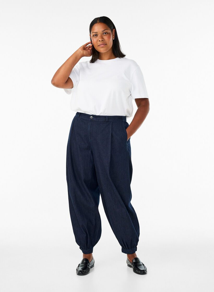 Jean balloon taille haute, Bleu, Model image number 0