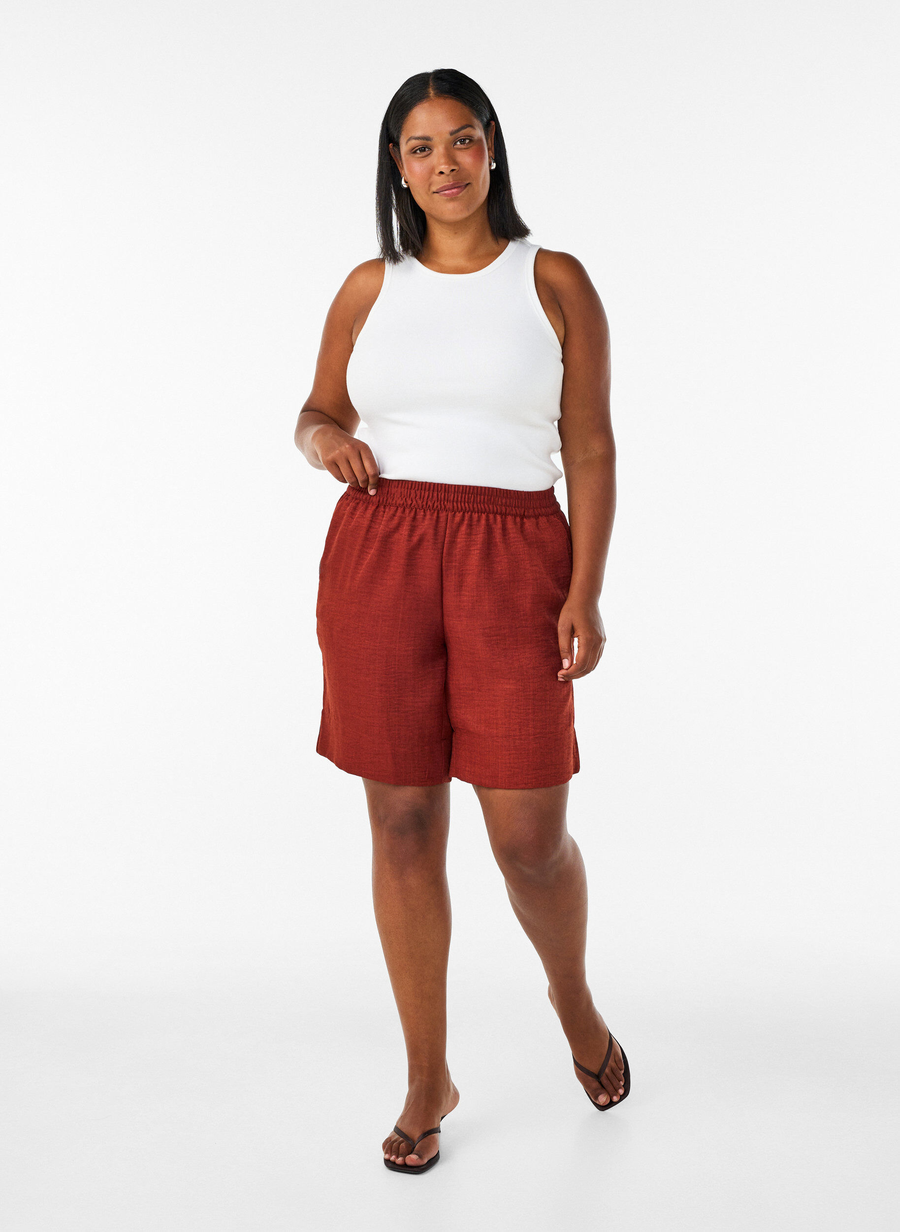 ZizziShorts mit Taschen und hoher Taille, Rot, Model image number 1