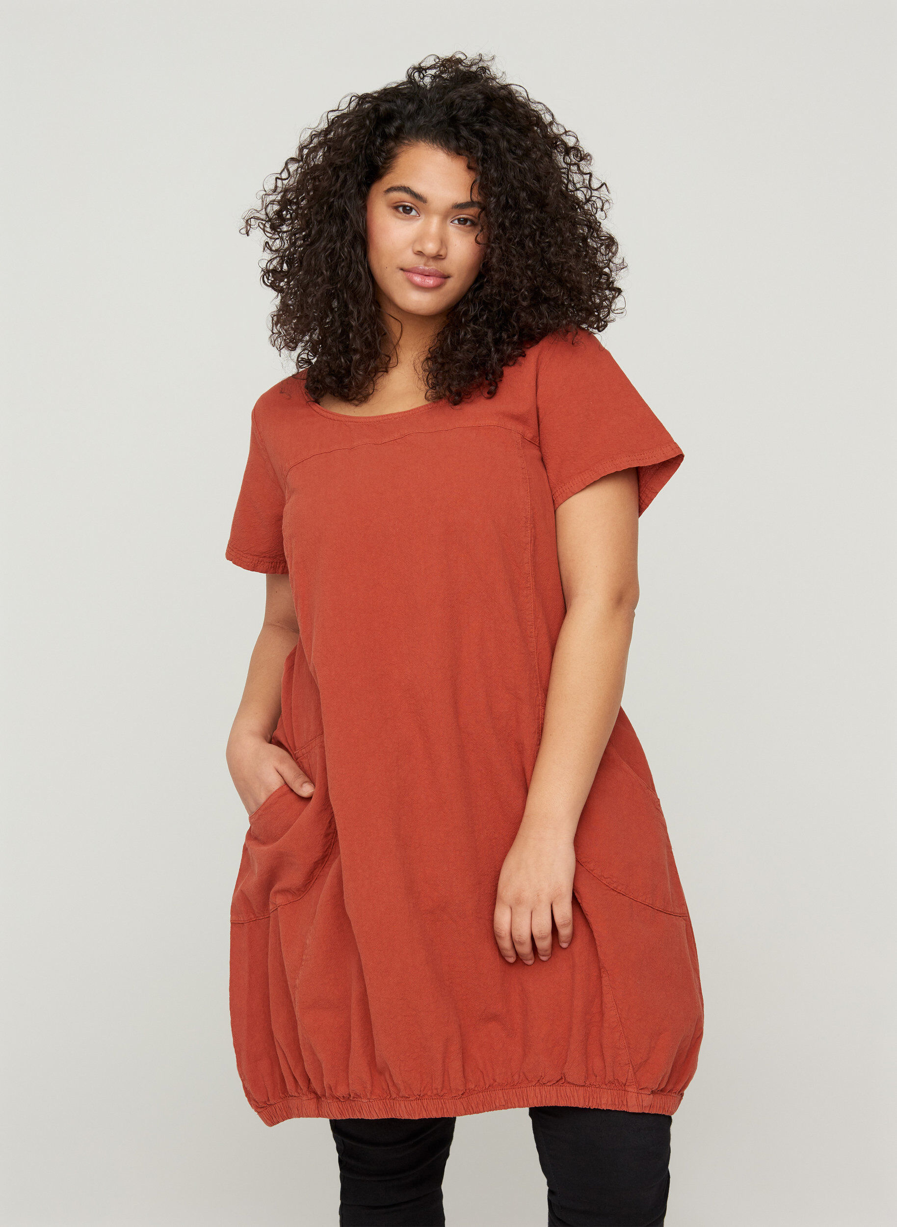 Zizzi Kurzarm Kleid aus Baumwolle, Orange, Model image number 0