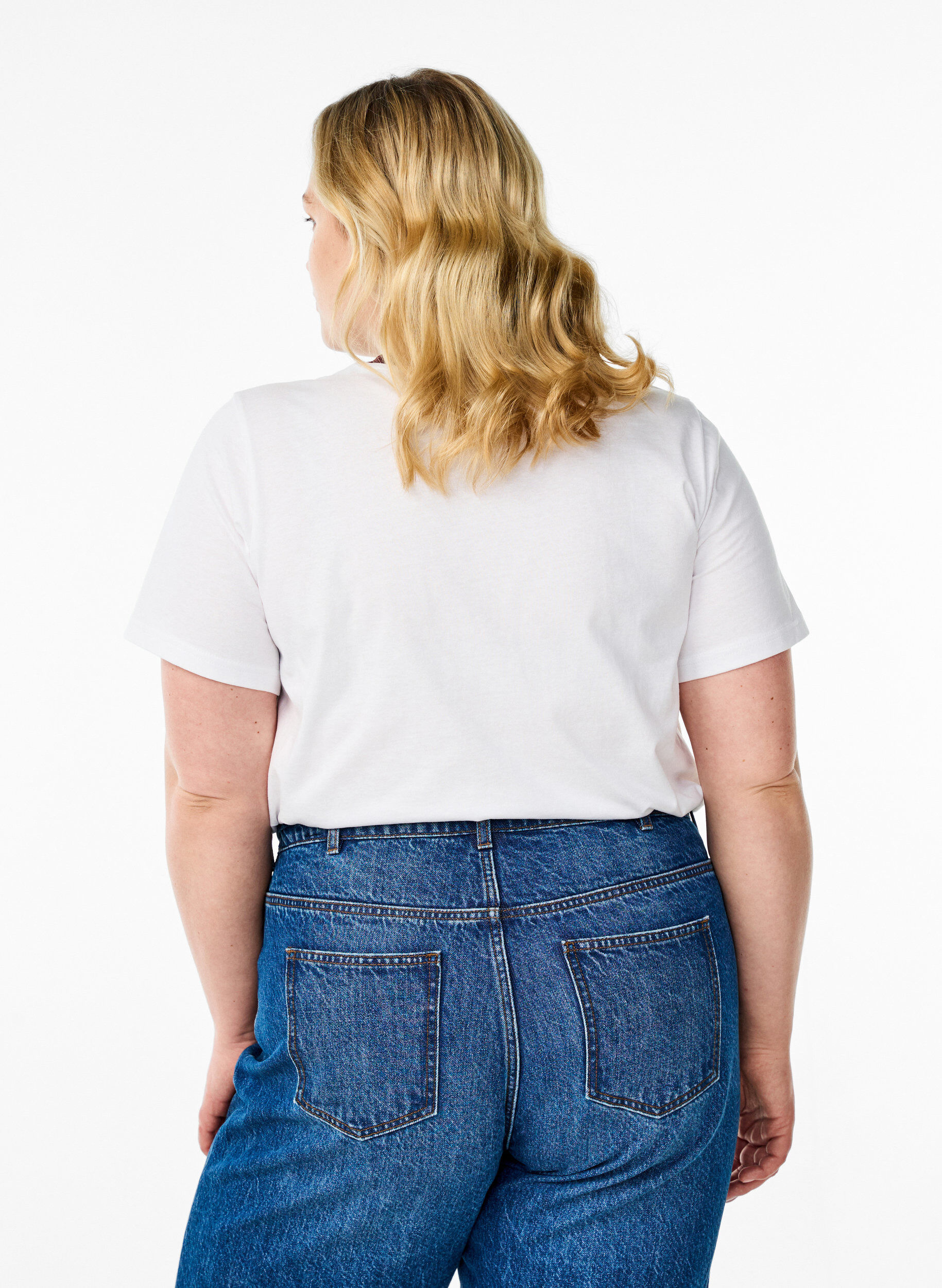 Zizzi T-shirt avec imprim&eacute; de texte et bordure contrast&eacute;e, Blanc, Model image number 2