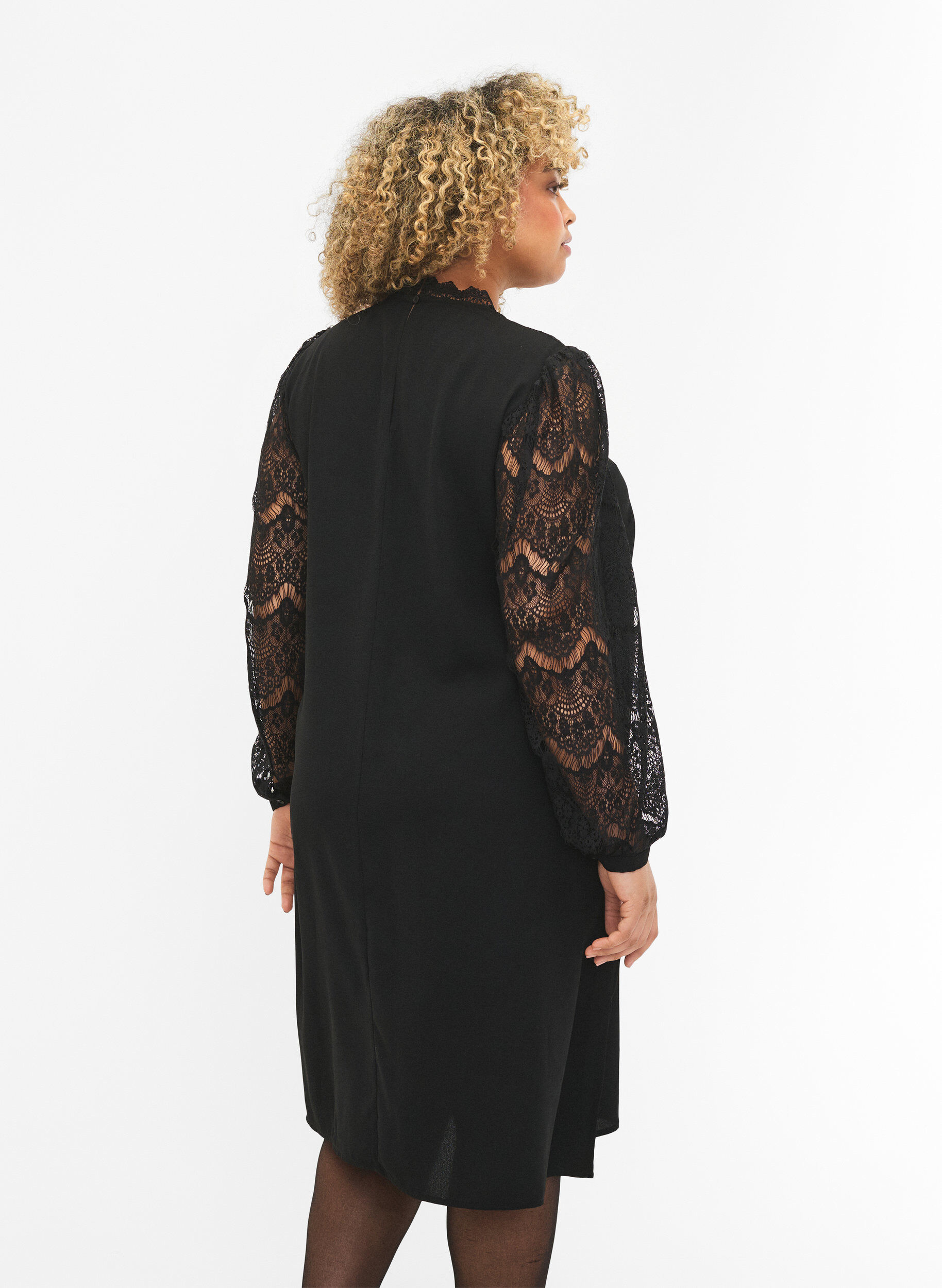 Zizzi Lang&auml;rmeliges Kleid mit Spitze, Black, Model image number 1