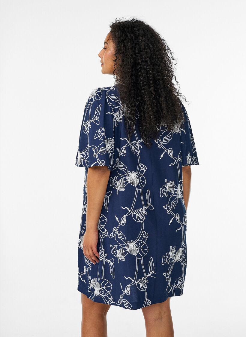 Robe trap&egrave;ze courte &agrave; motif brod&eacute;, Bleu, Model image number 2