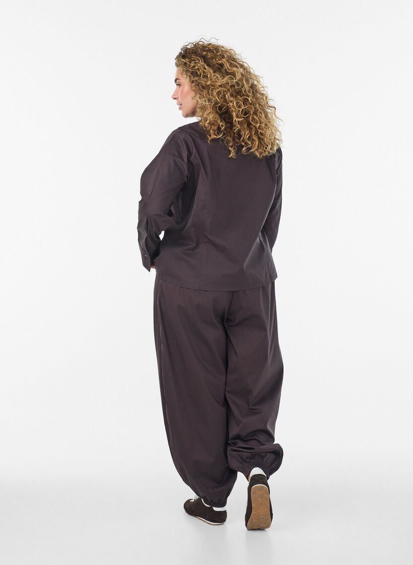 Pantalon ballon avec poches et ceinture &eacute;lastique, Marron, Model