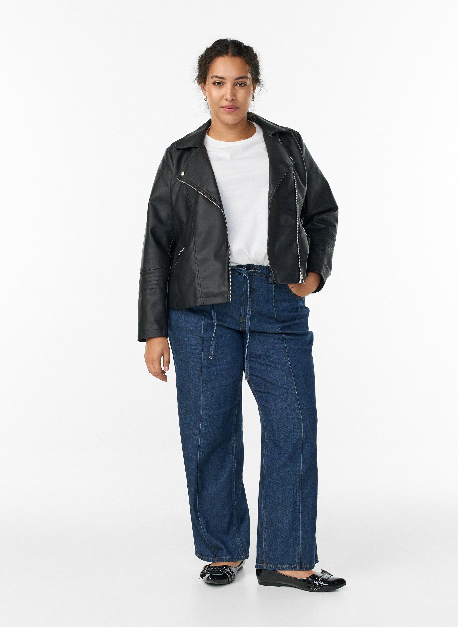 Zizzi Bikerjacke aus Kunstleder, Schwarz, Model image number 1