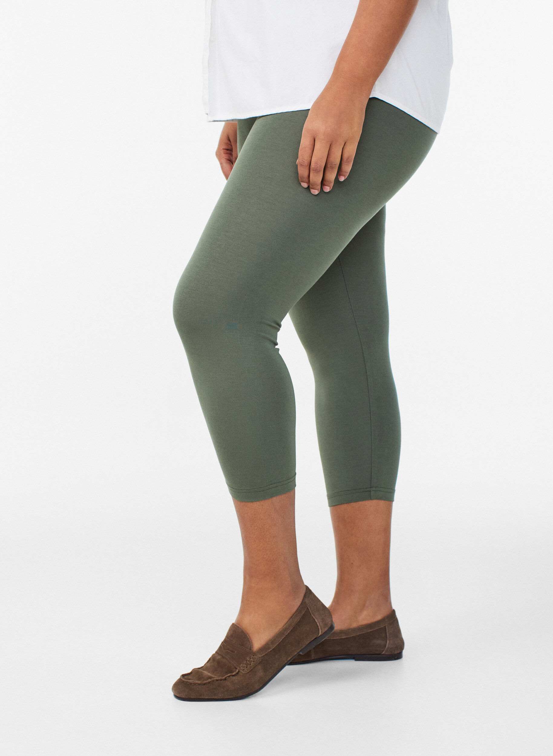 Zizzi Leggings basiques longueur 3/4 en viscose, Vert, Model image number 0