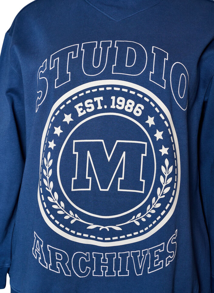 Sweat-shirt avec col montant et motif sportif sur le devant, Bleu, Packshot image number 2
