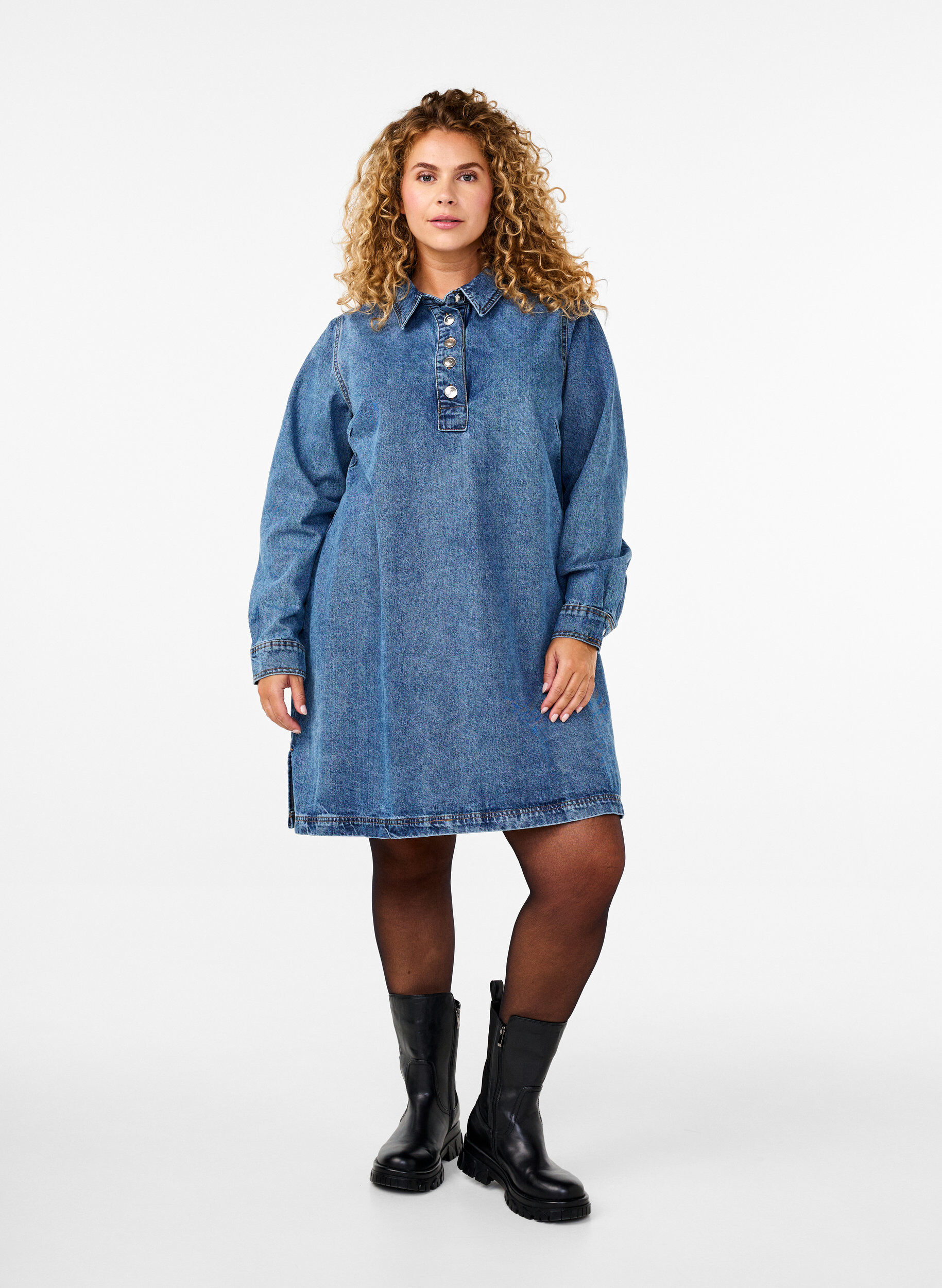 Zizzi Kurzes Jeanskleid in A-Linie mit langen &Auml;rmeln, Blue Denim, Model image number 2