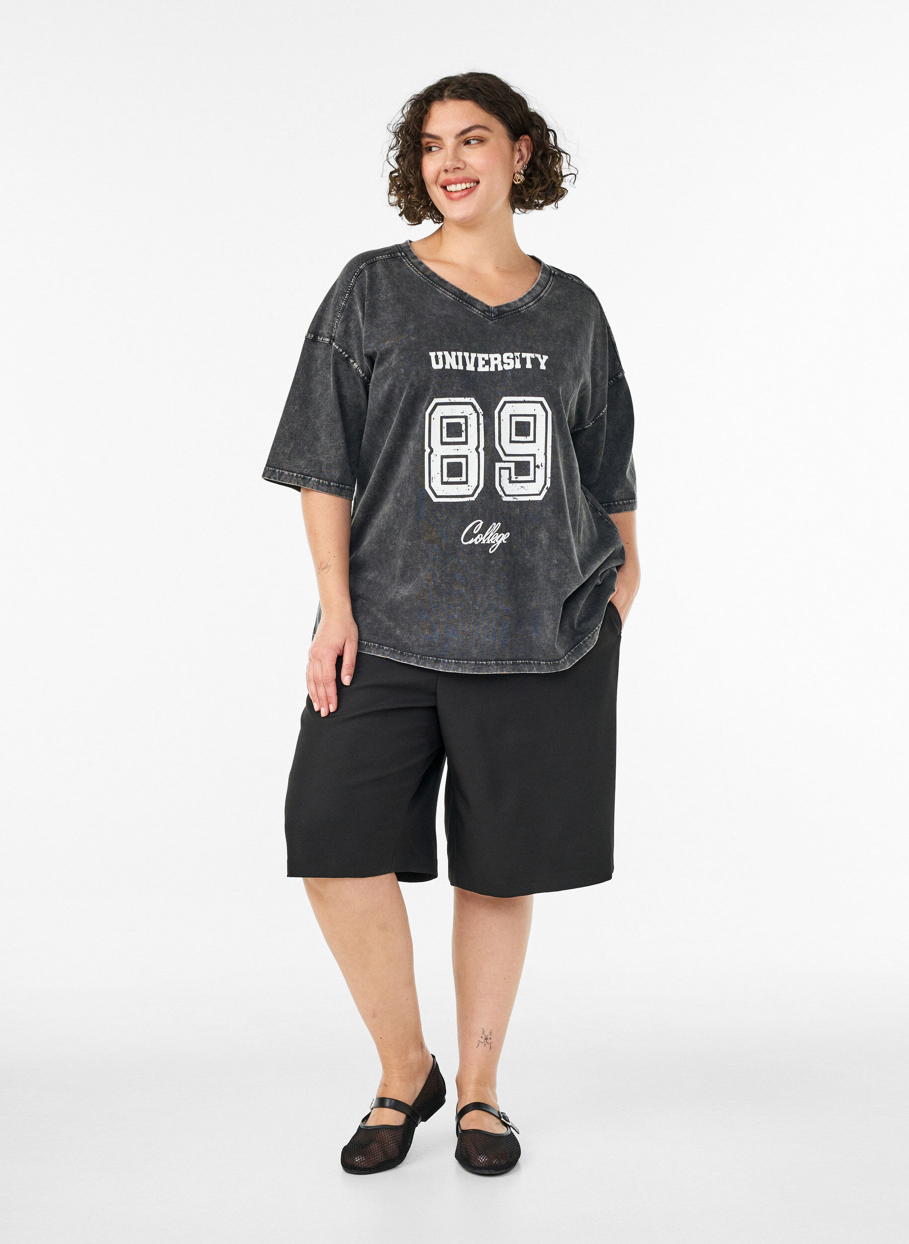 ZizziT-shirt oversize en coton bio avec un imprim&eacute; college, Noir, Model image number 1