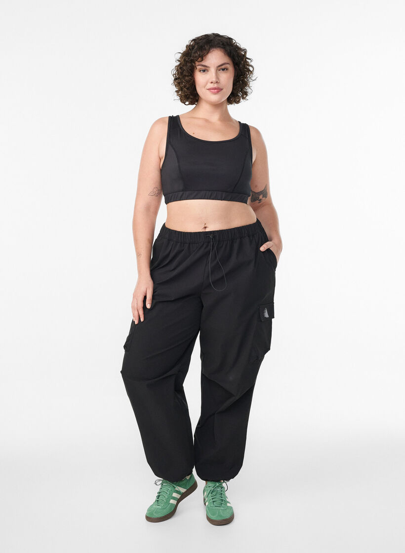 Sport-BH mit Racerback, Schwarz, Model