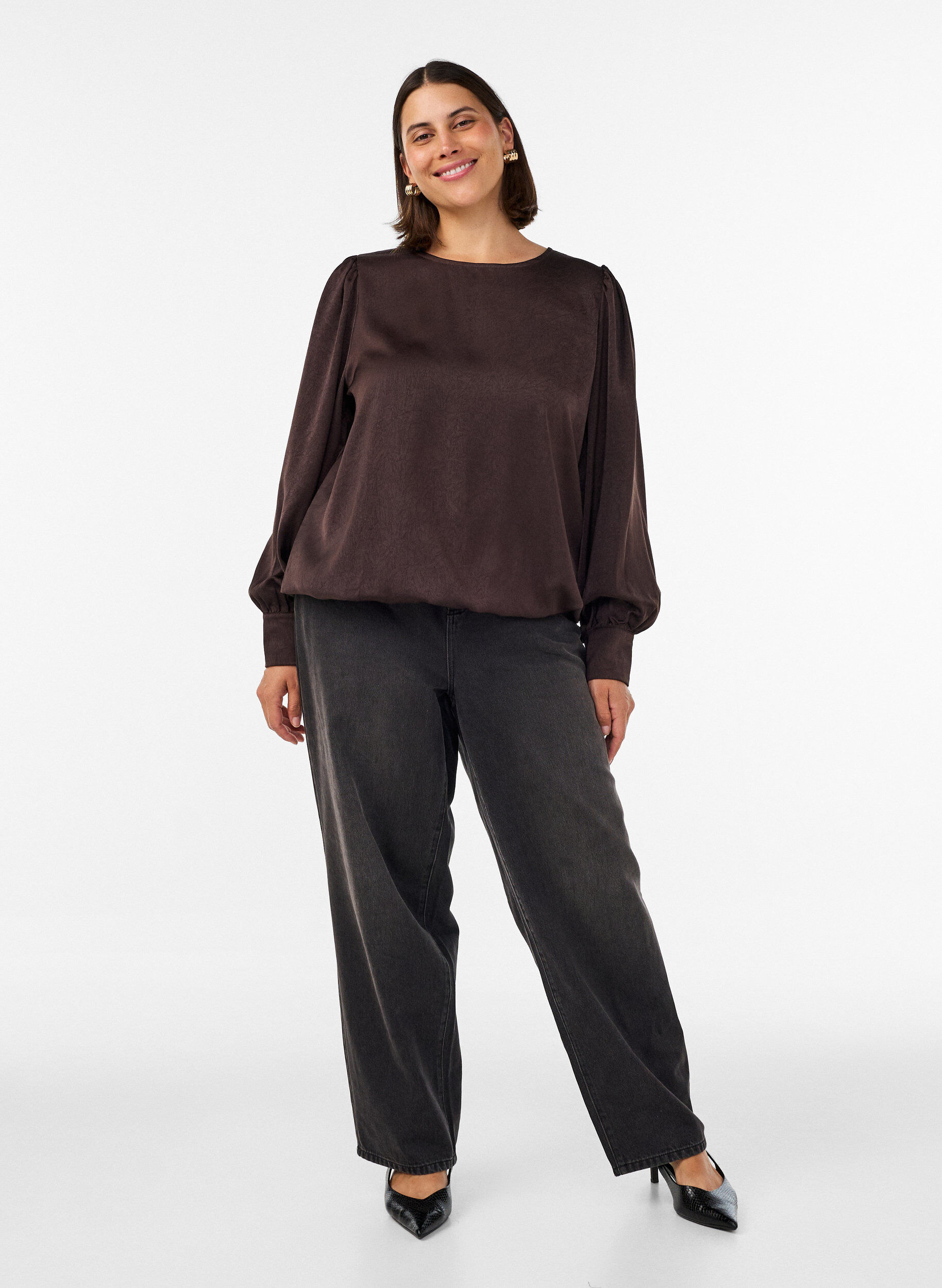 ZizziBlouse aspect satin&eacute; avec coupe ballon, Marron, Model image number 1