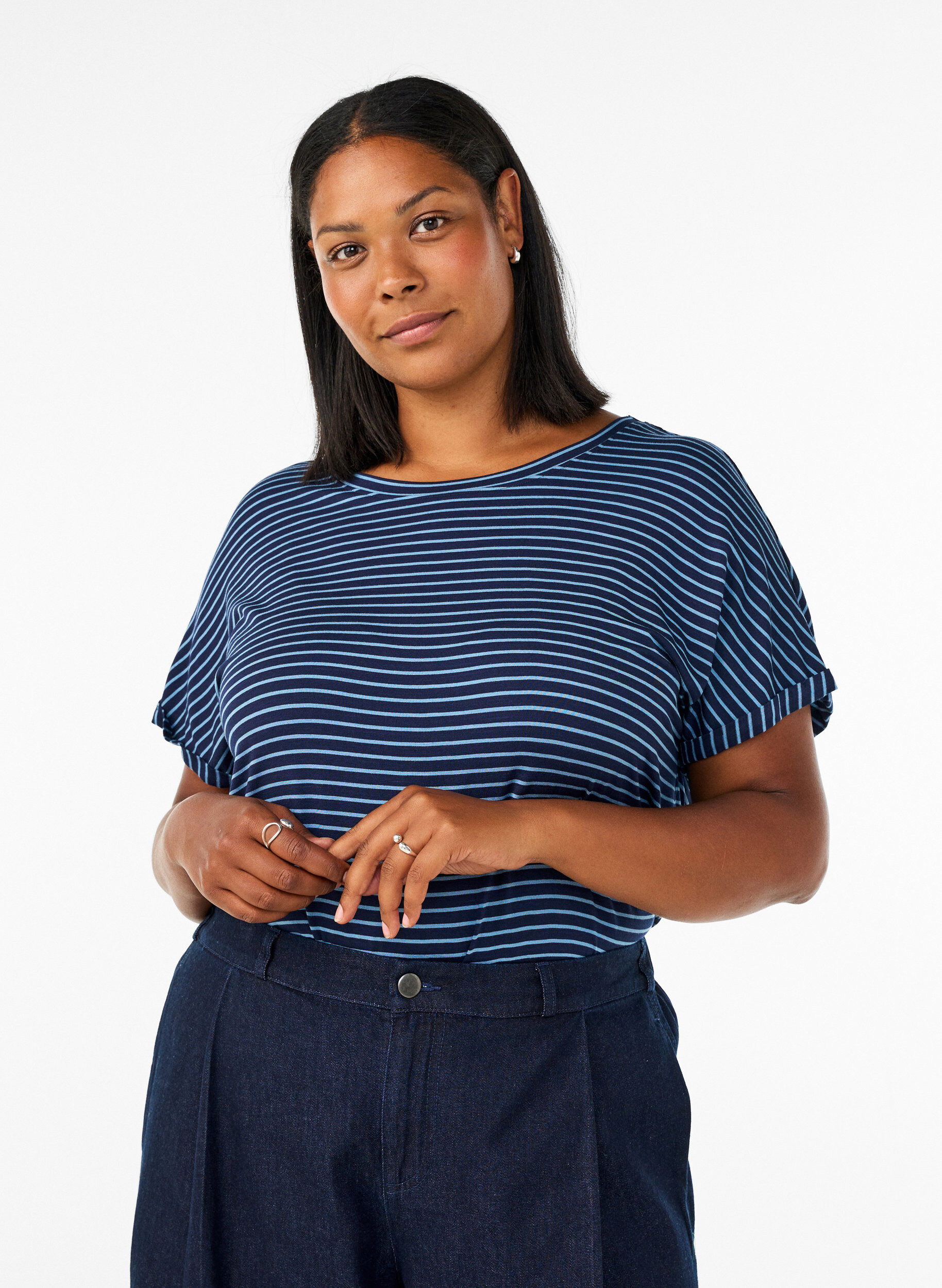ZizziT-shirt ray&eacute; en viscose avec un col rond, Bleu, Model image number 0