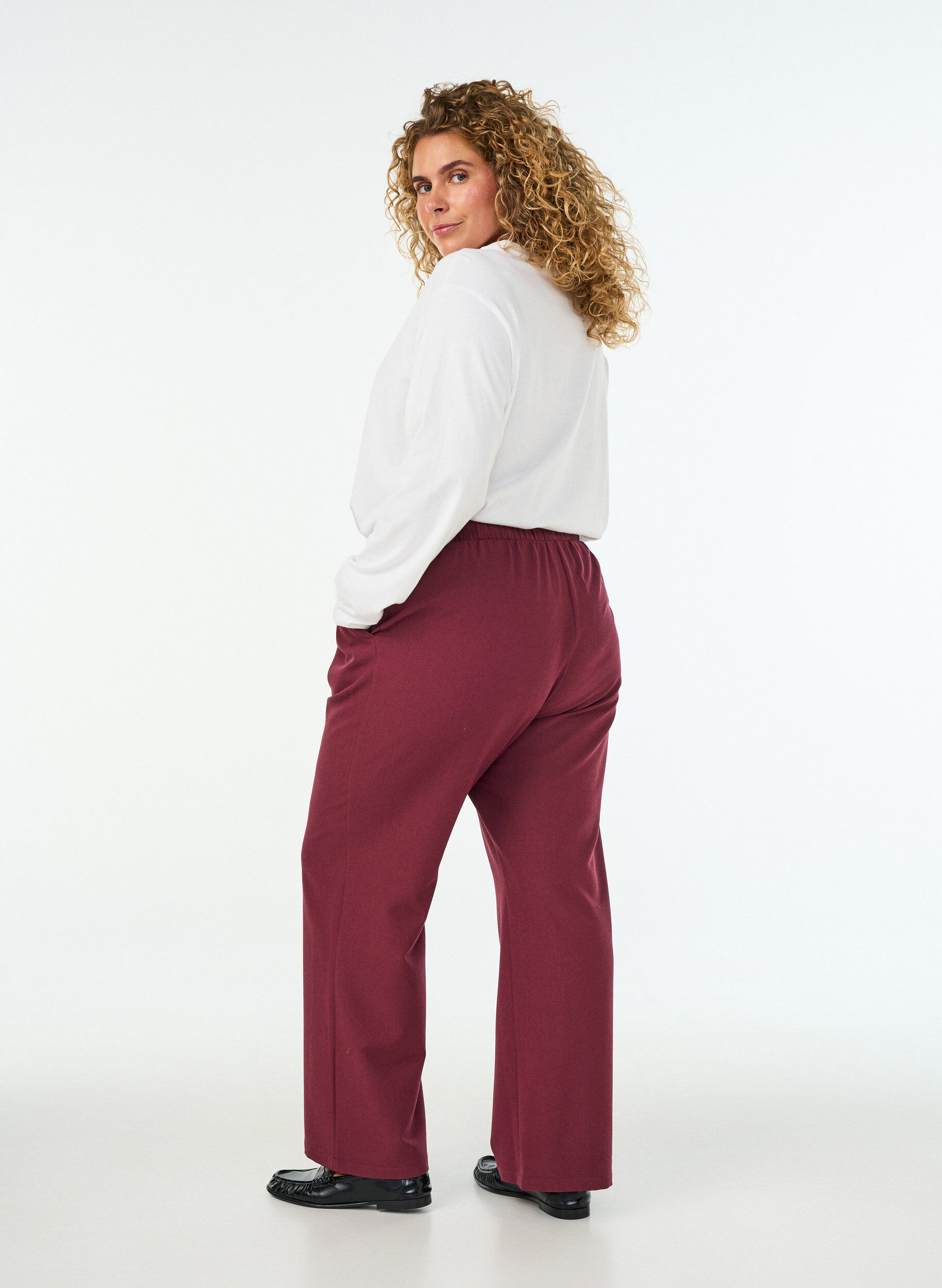 ZizziPantalon &eacute;vas&eacute; avec taille &eacute;lastiqu&eacute;e, Bordeaux, Model image number 1