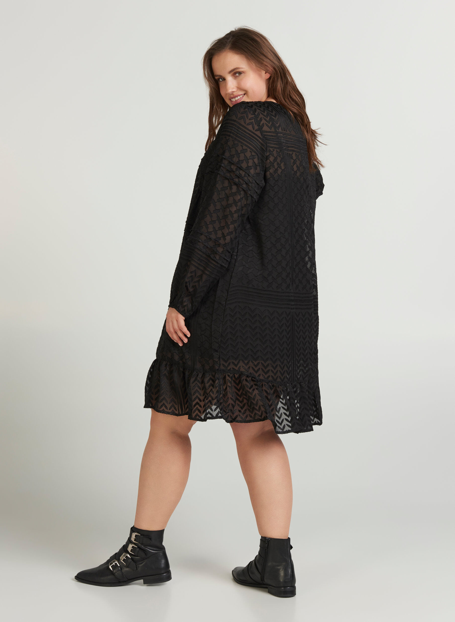 Zizzi Robe, Black, Model image number 1