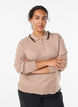 Blouse en maille avec un col et un volant contrastant, Beige, Model image number 0