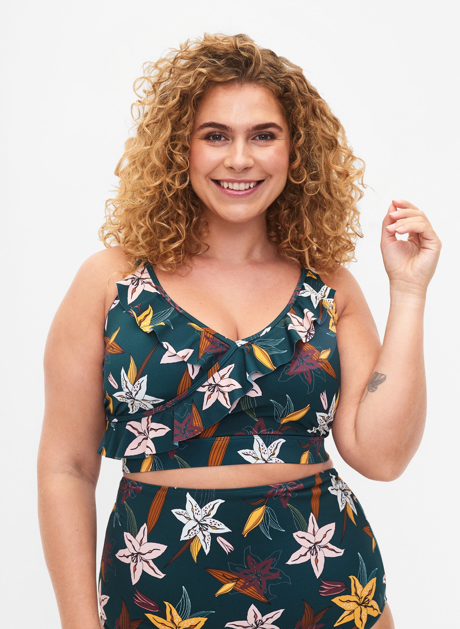 Soutien-gorge de bikini &agrave; fleurs avec d&eacute;tails &agrave; volants, Vert, Model