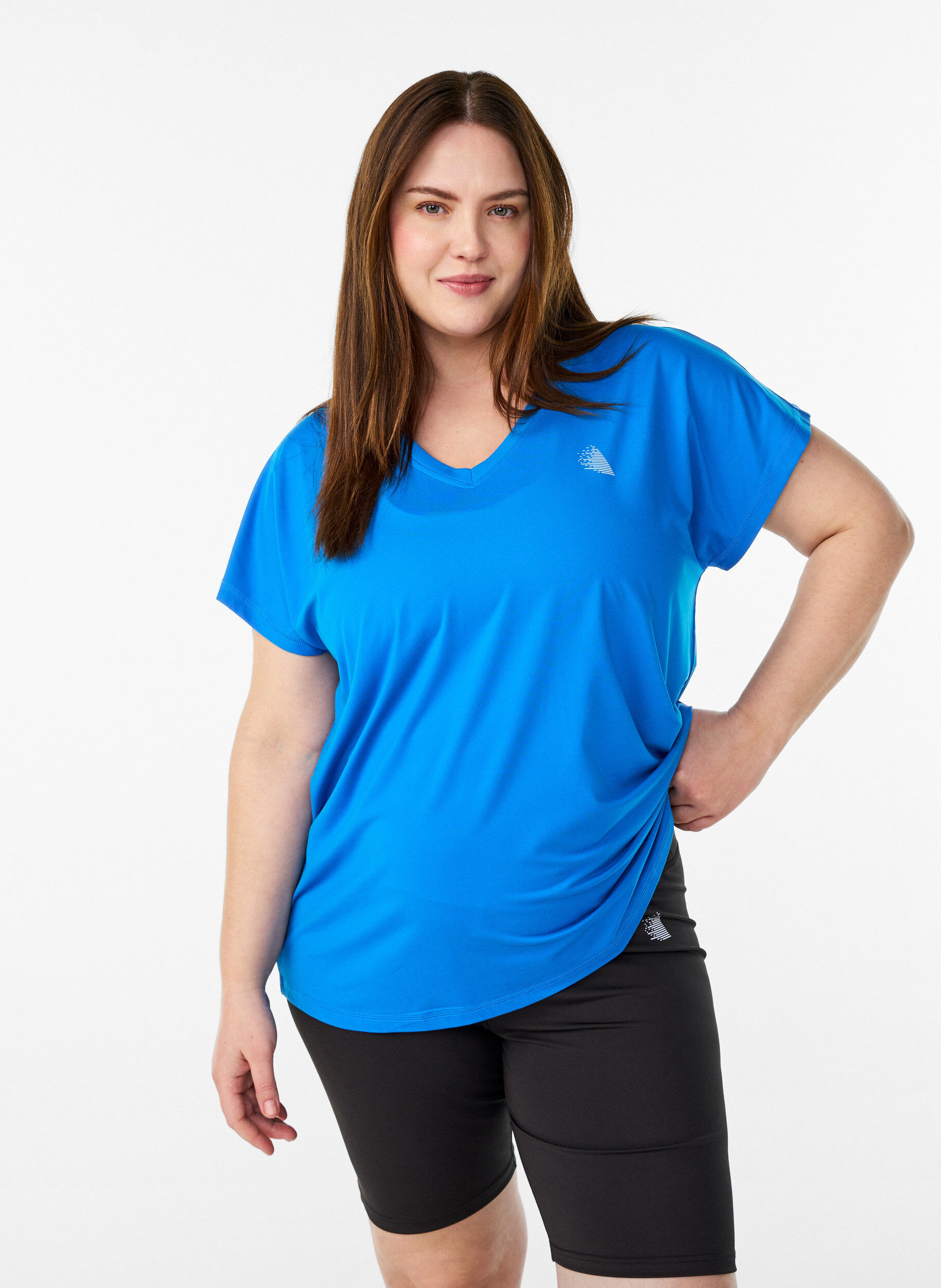 Lockeres Trainings-T-Shirt mit V-Ausschnitt, Blau, Model
