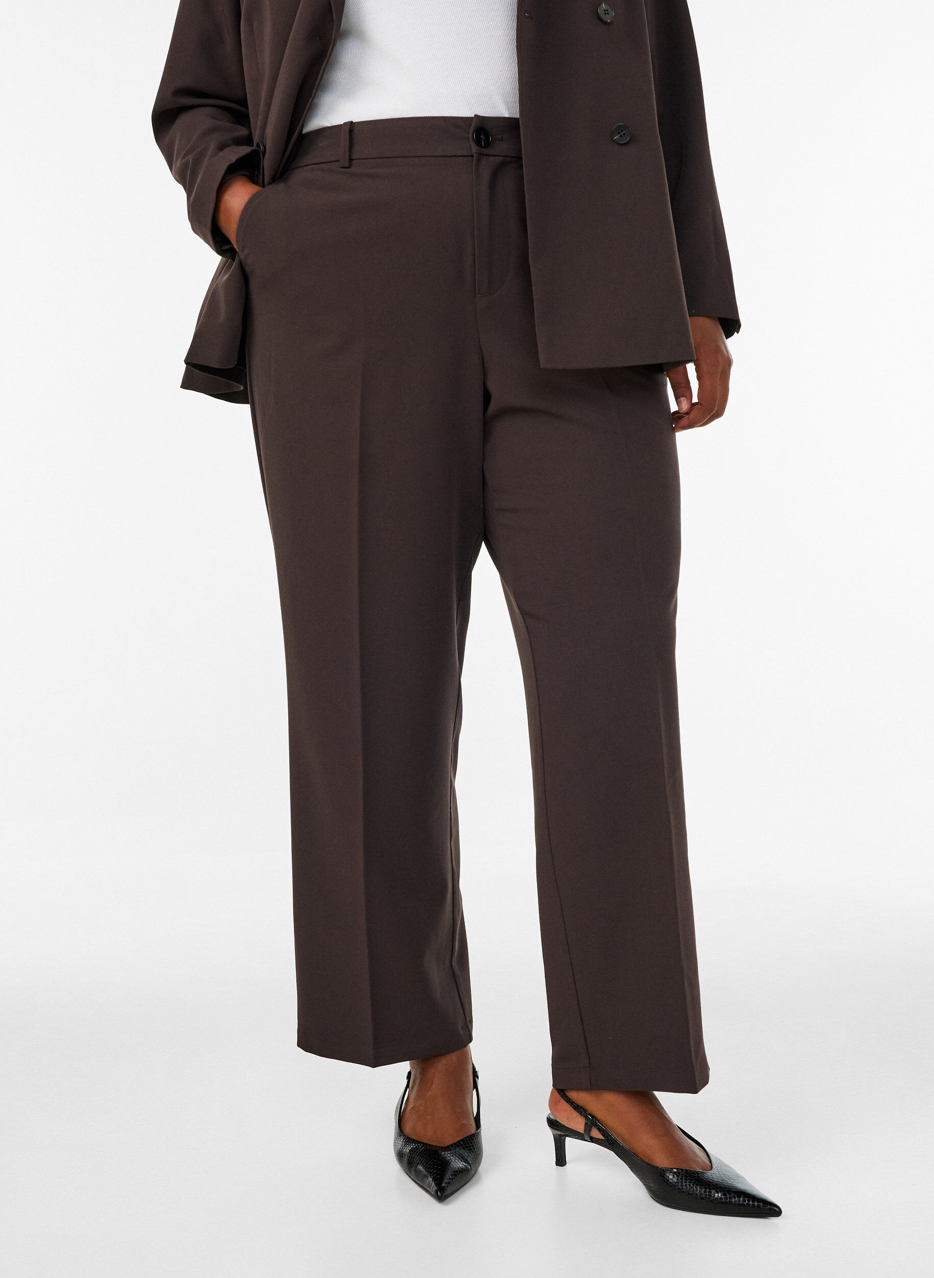ZizziHoch taillierte Hose mit B&uuml;gelfalten, Braun, Model image number 2