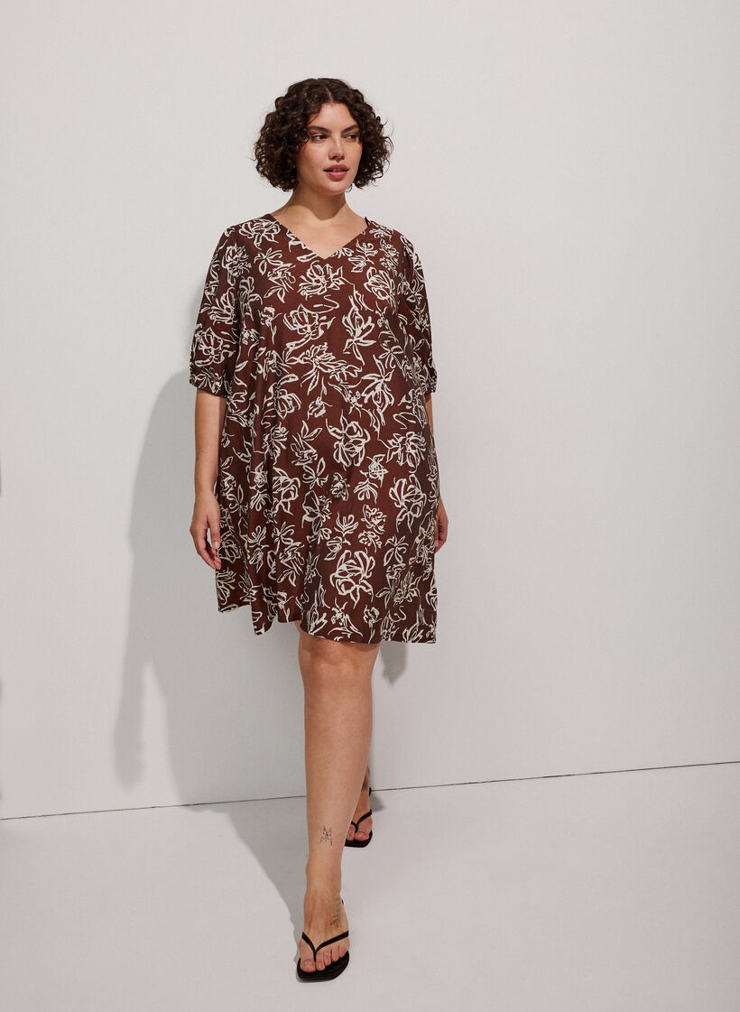 Robe courte coupe &eacute;vas&eacute;e avec col en V, Marron, Model image number 1