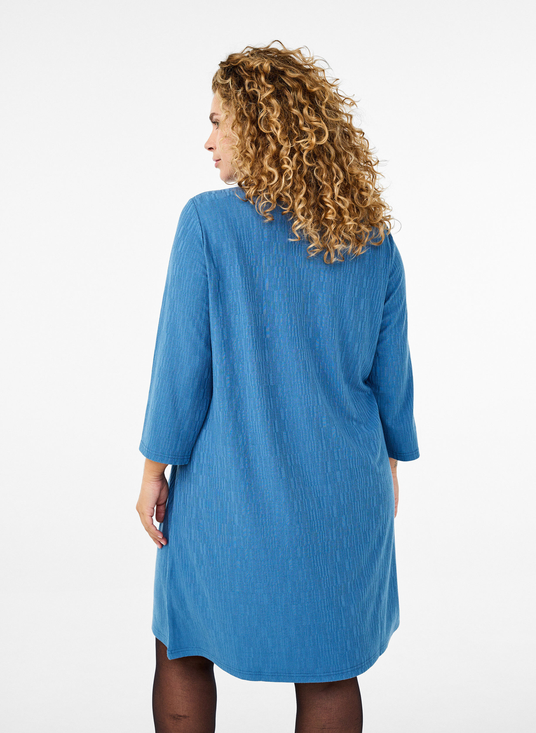 Zizzi Robe avec texture et manches 3/4, Bleu, Model image number 2