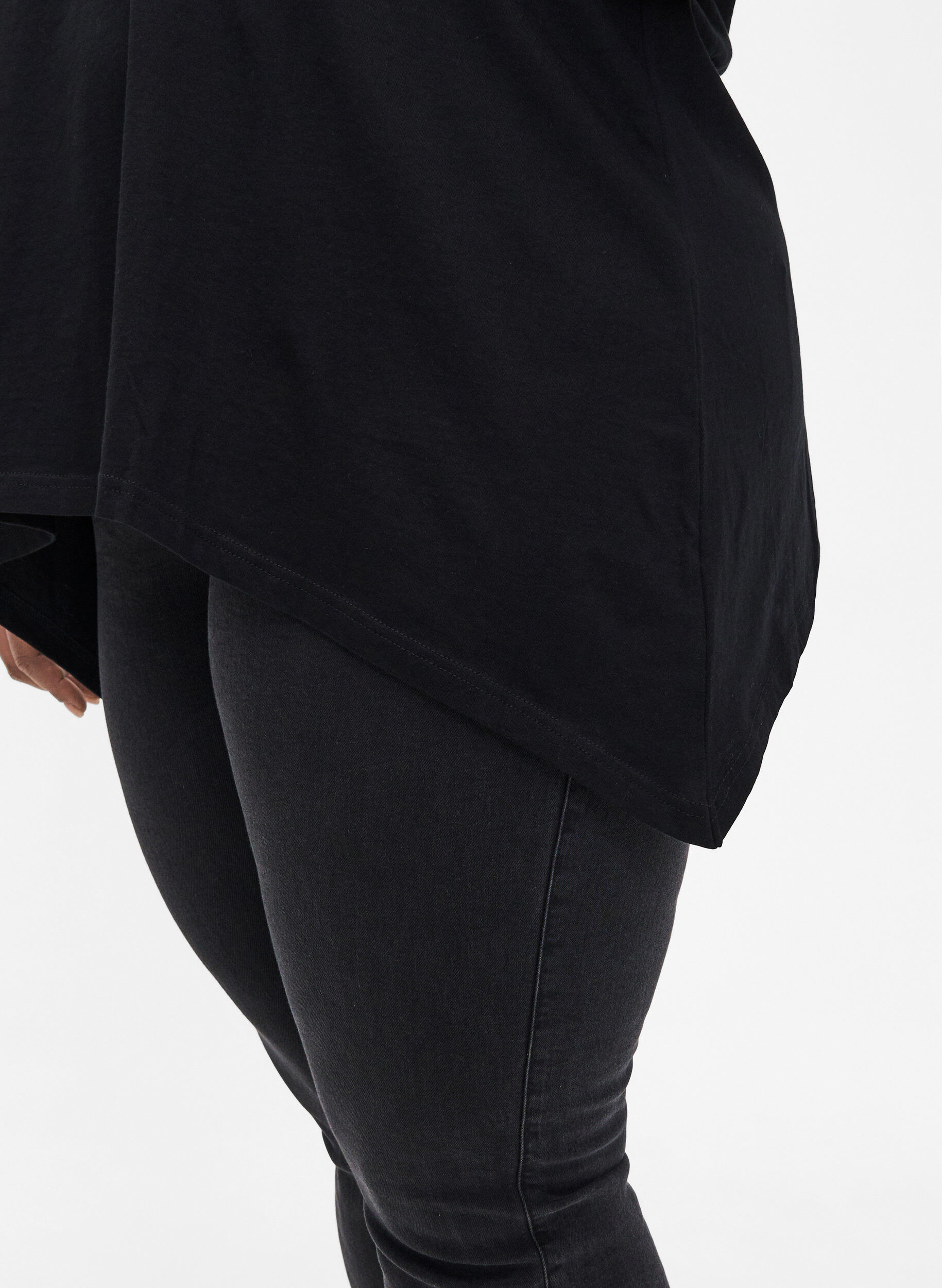 Zizzi Baumwoll-T-Shirt mit kurzen &Auml;rmeln, Black W. Sun, Model image number 2