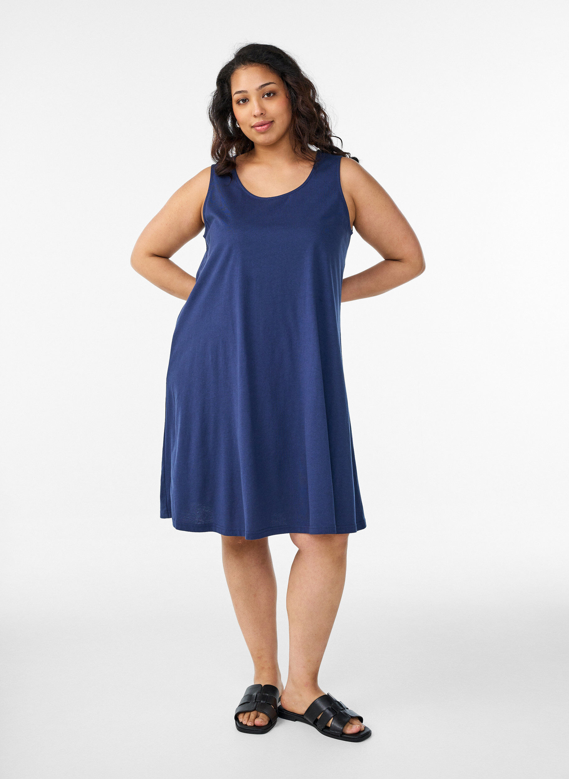 Zizzi &Auml;rmelloses Kleid in A-Linie, Blau, Model image number 1