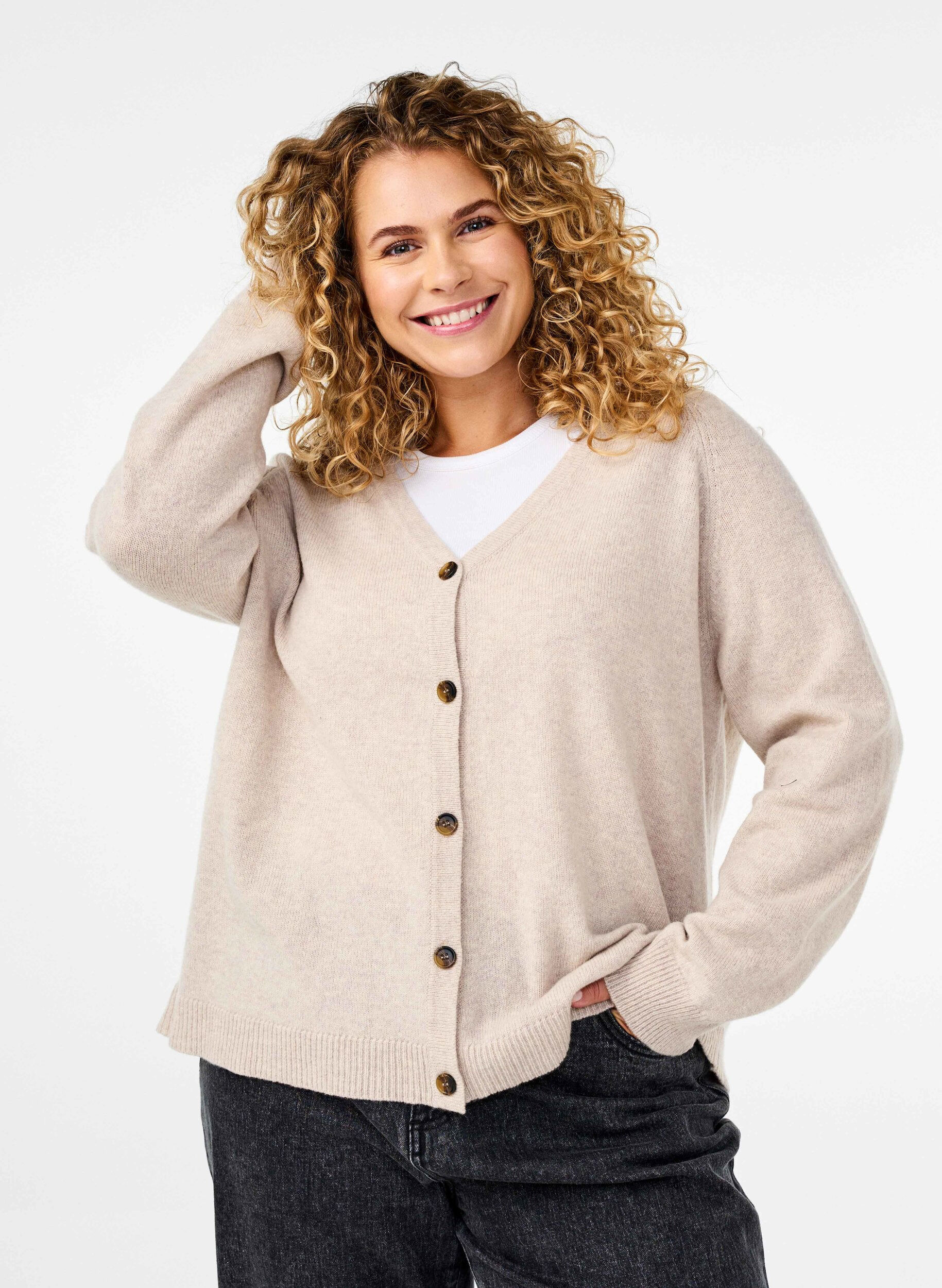 Zizzi cardigan tricot&eacute; en laine m&eacute;rinos, Pumice Stone Mel., Model image number 0