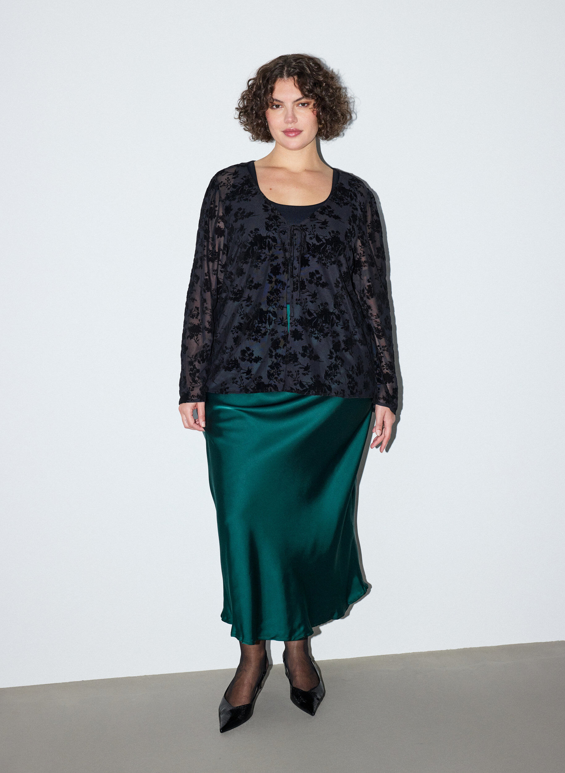 Jupe midi en satin, Vert fonc&eacute;, Model