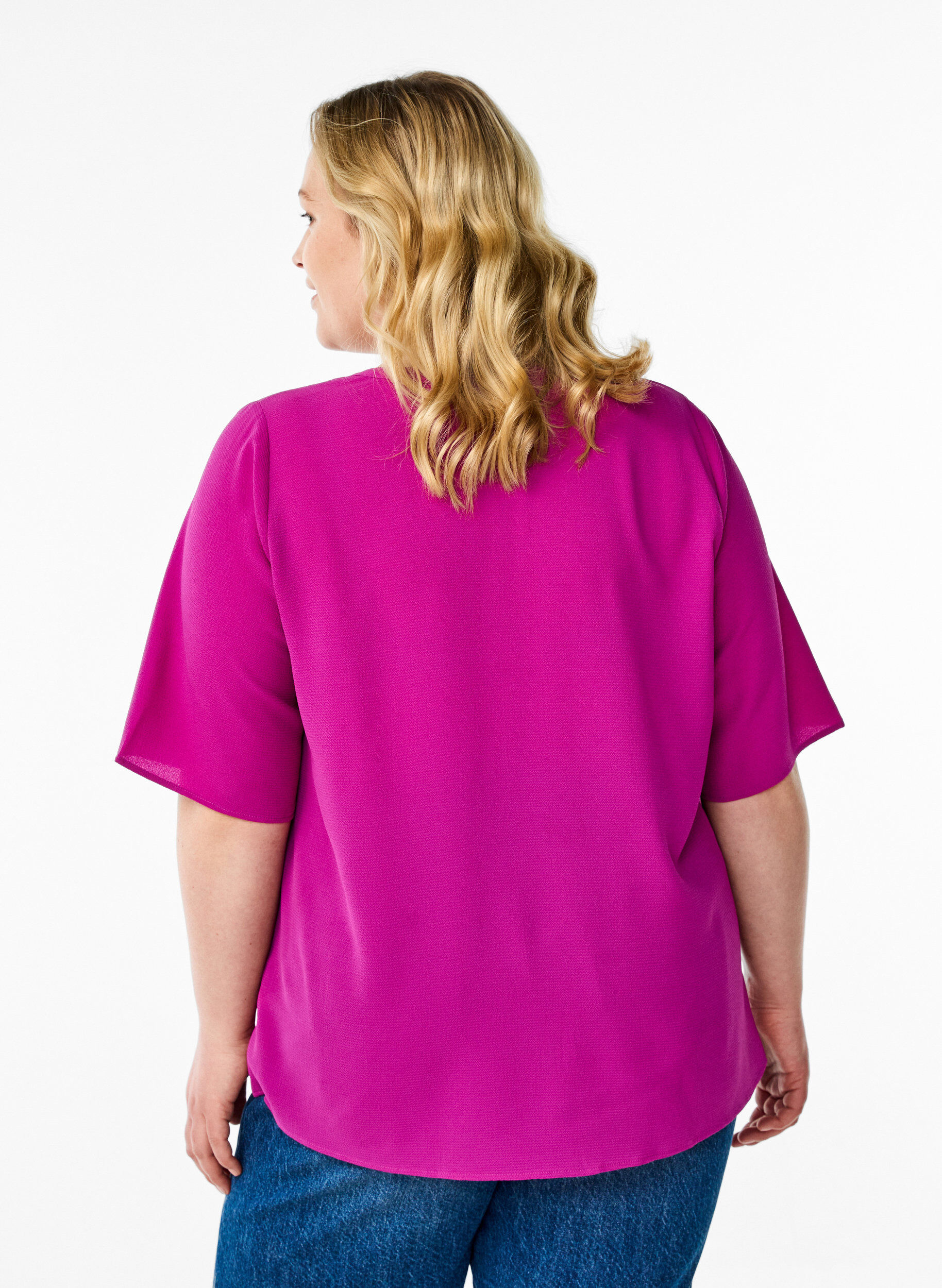 Zizzi Kurz&auml;rmlige Bluse mit V-Ausschnitt, Lila, Model image number 2